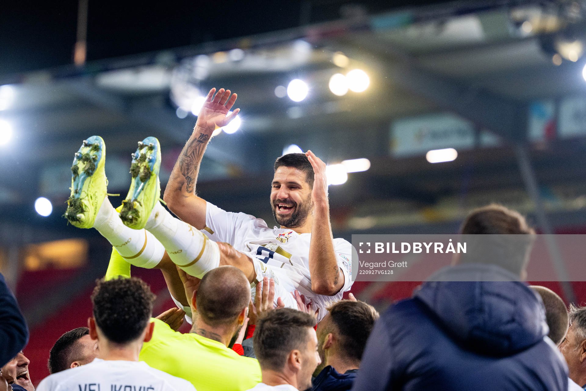 Aleksandar Mitrovic of Serbia celebrate