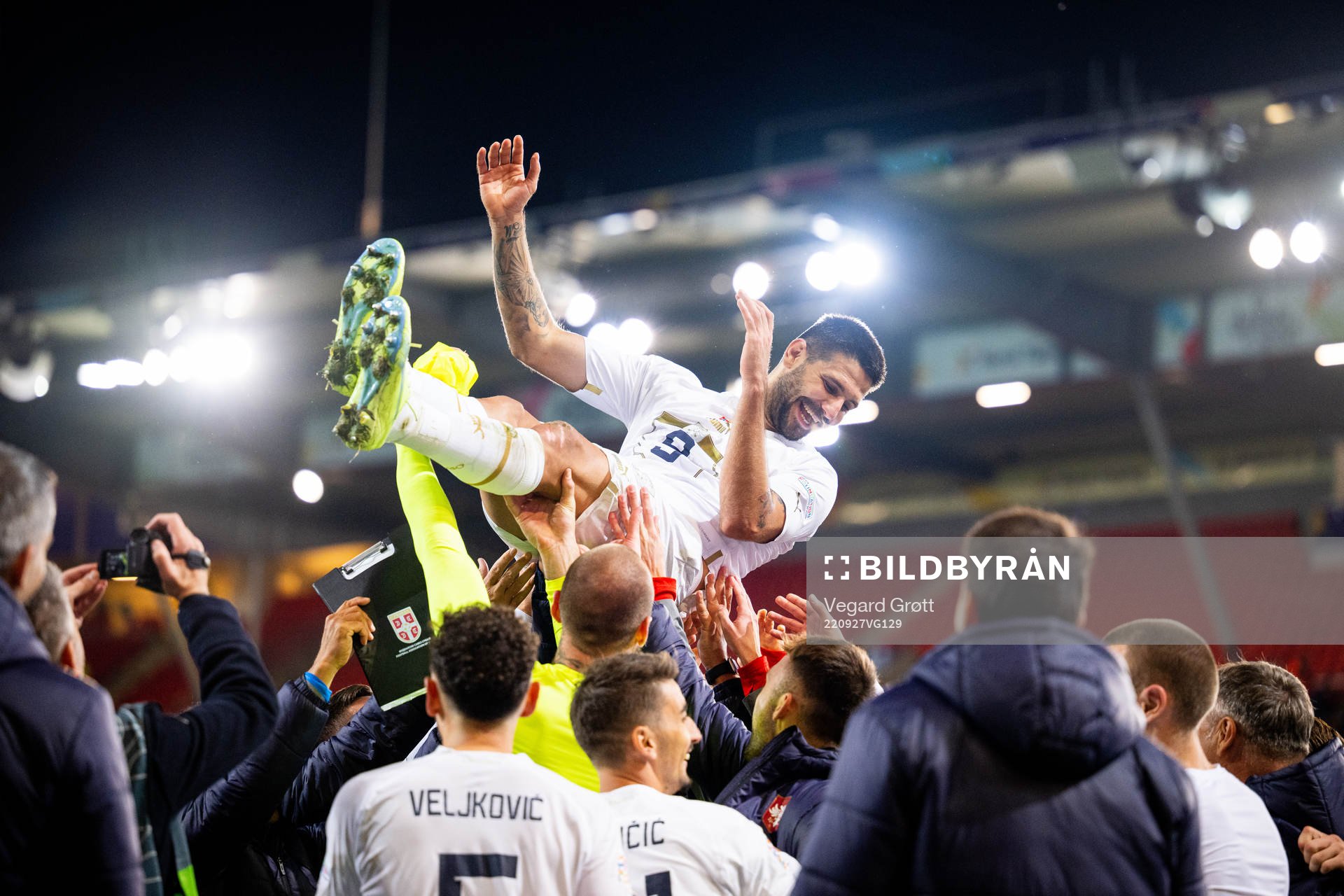 Aleksandar Mitrovic of Serbia celebrate