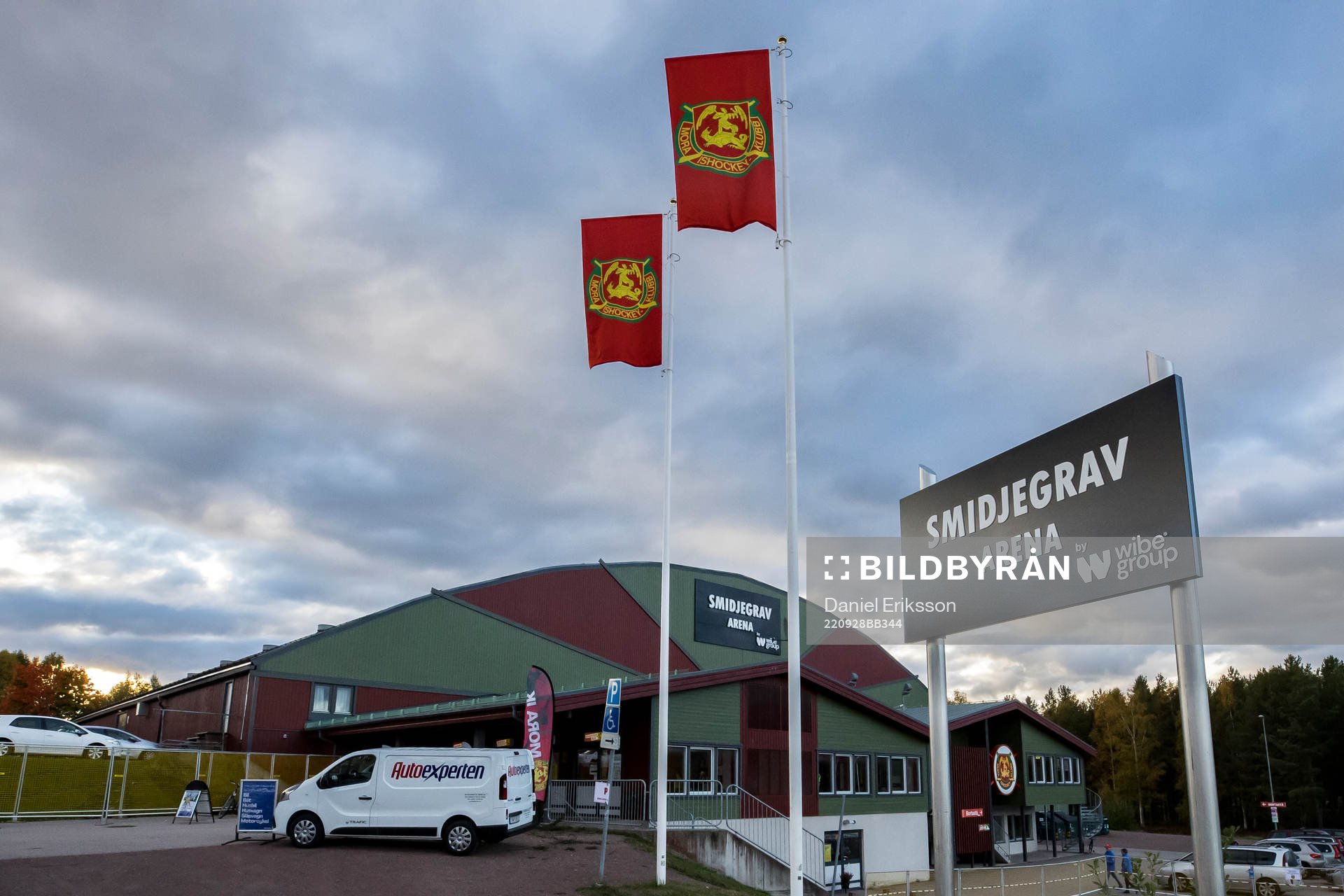 Smidjegrav Arena innan ishockeymatchen i Hockeyallsvenskan