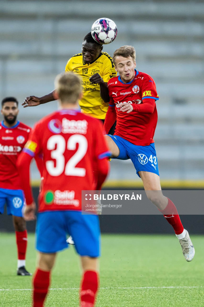 Elfsborgs Timothy Noor Ouma och Helsingborgs Lukas Kjellnäs