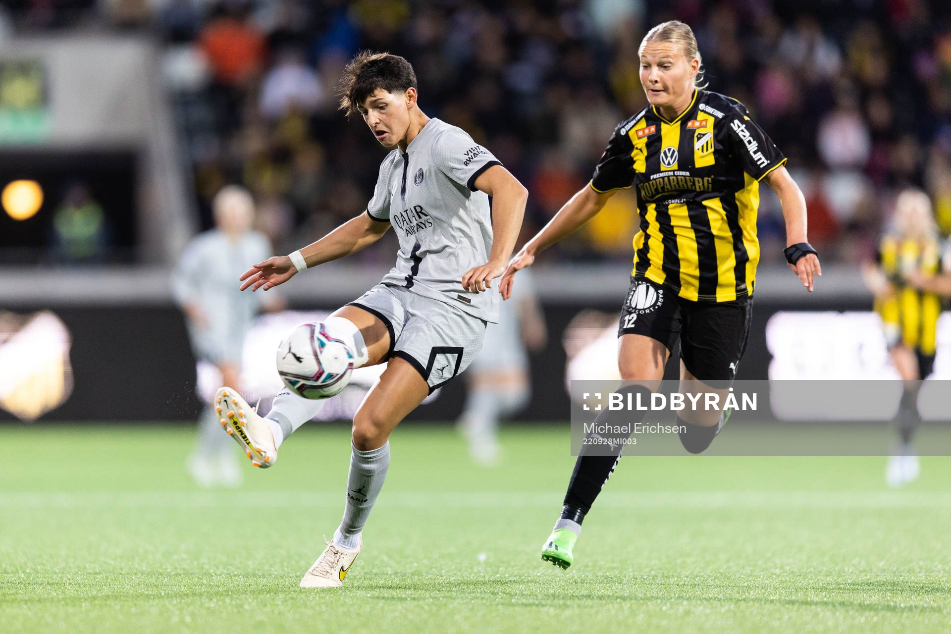 Elisa De Almeida of Paris and Stine Larsen of Häcken