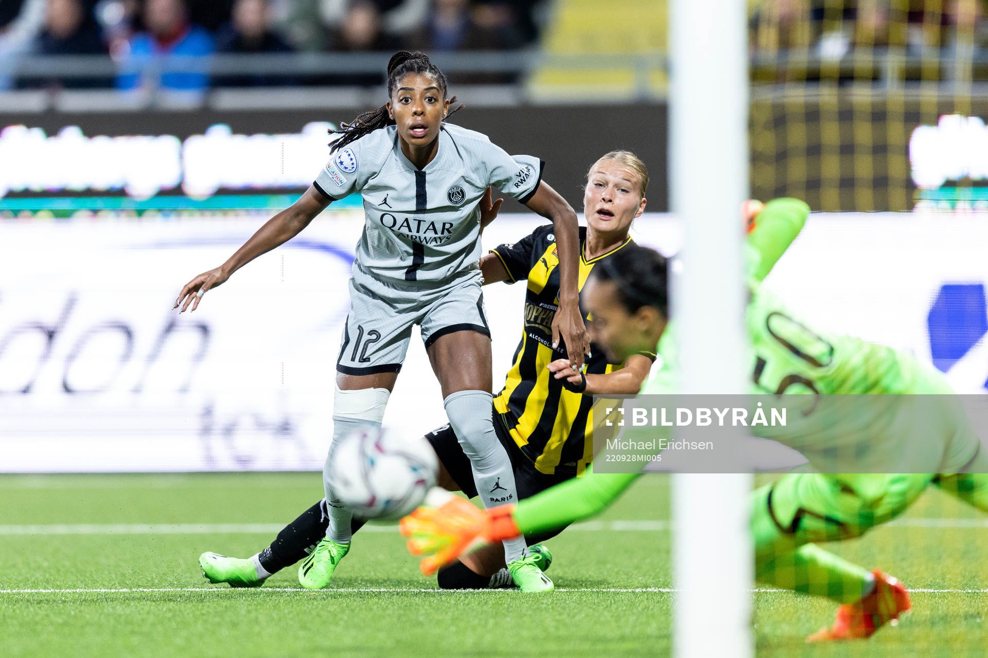 Stine Larsen of Häcken and Ashley Lawrence and goalkeeper