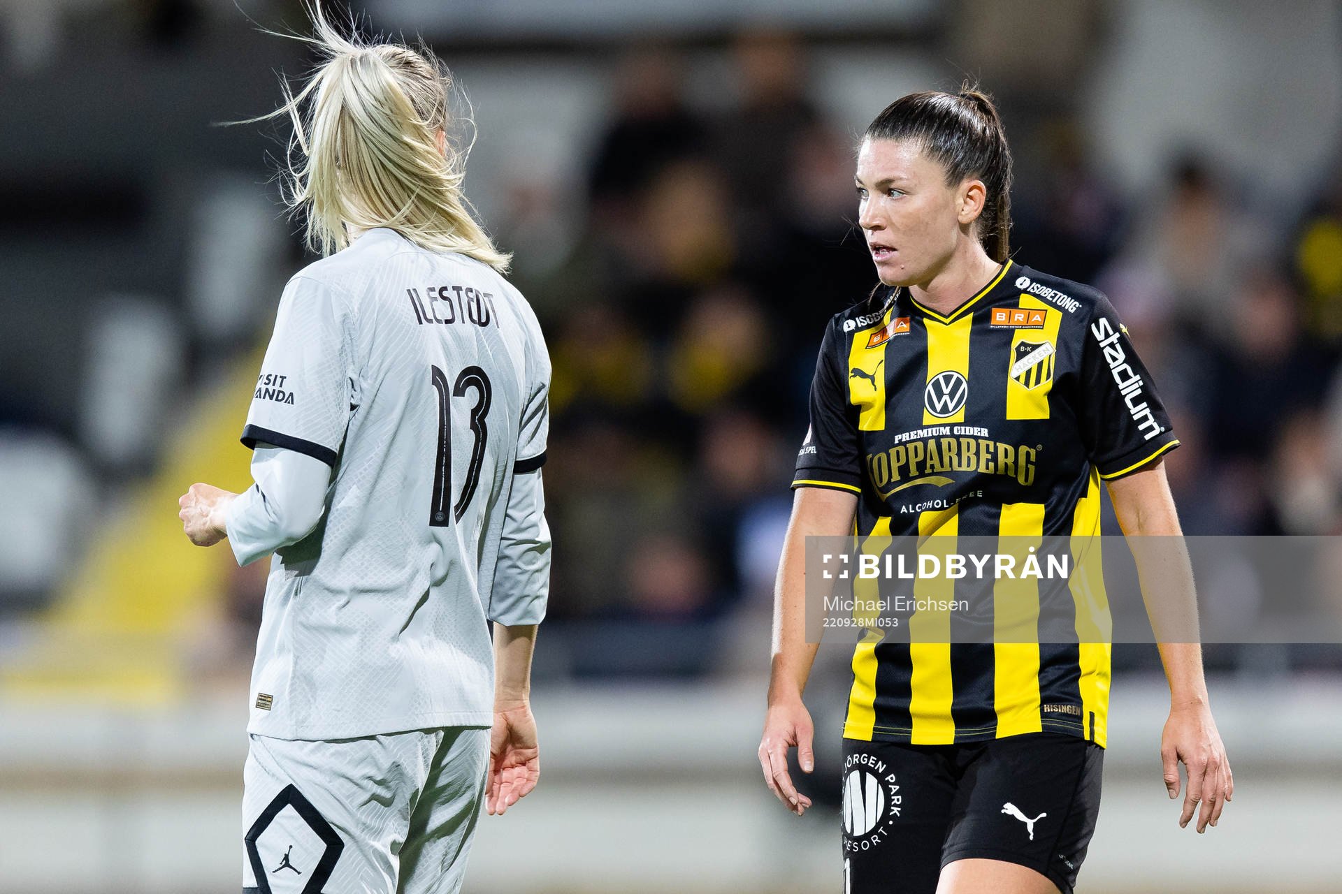 Amanda Ilestedt of Paris Saint Germain and Pauline