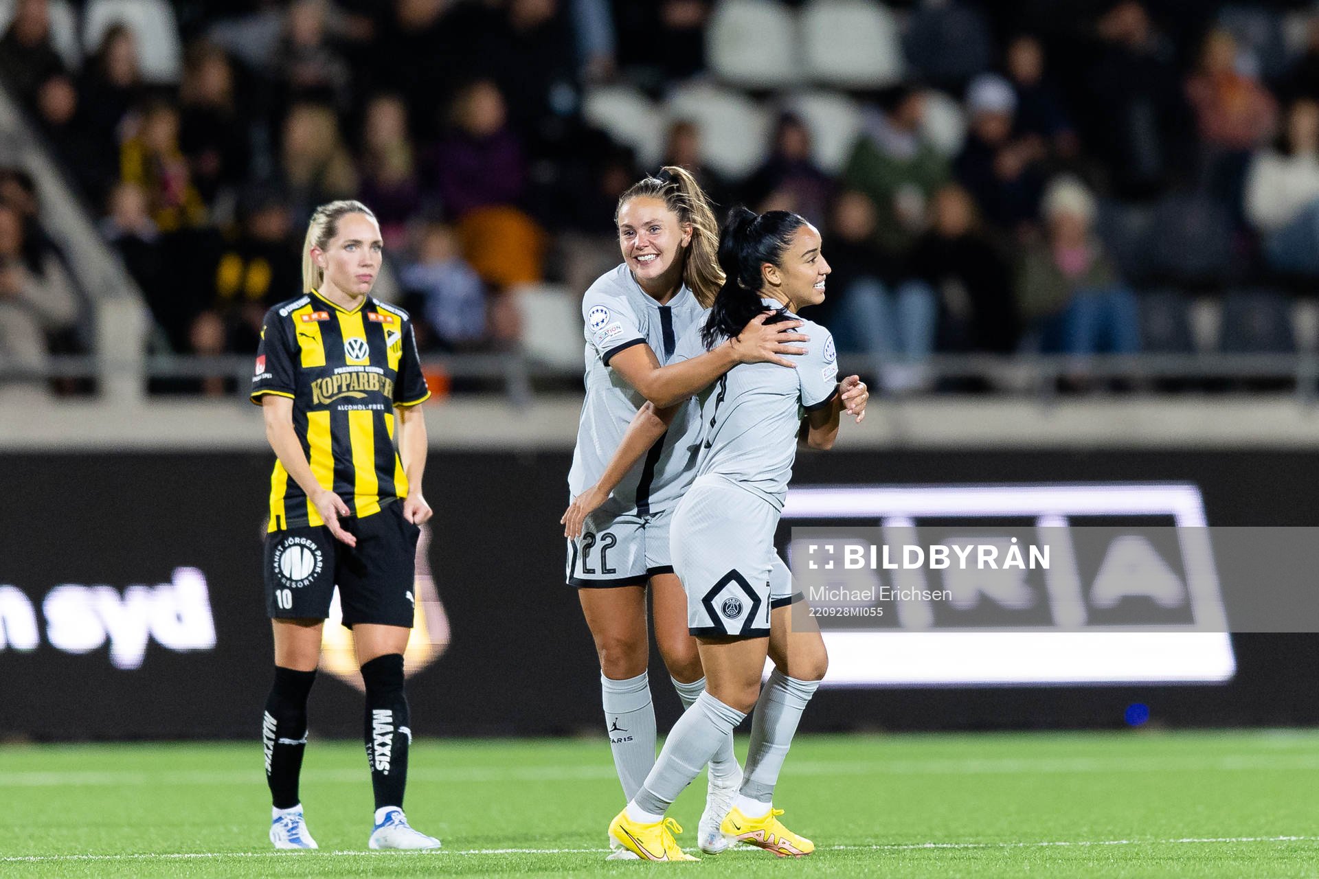 Lieke Martens of Paris Saint Germain celebrates scoring 1-0