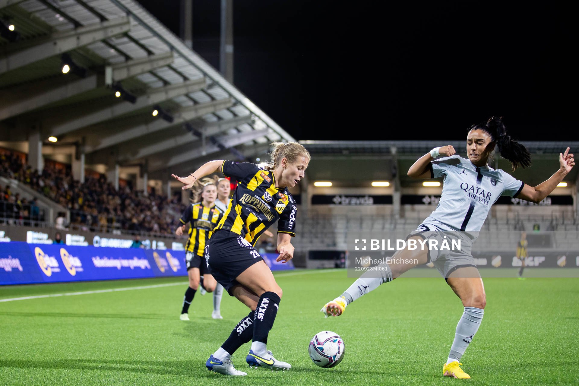 Anna Anvegård of Häcken and Sakina Karchaoui of Paris Saint Germain during the UEFA Women's Champions League football match between Häcken and Paris Saint Germain on September 28, 2022 in Göteborg.