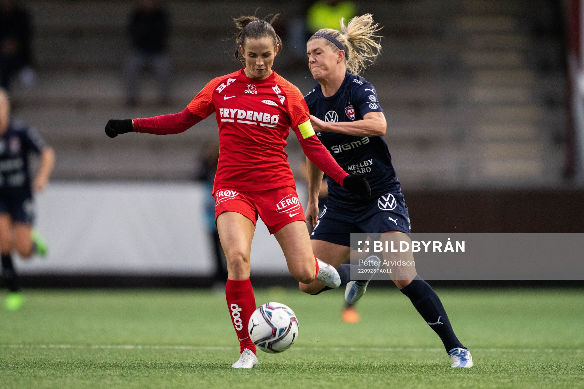 Tuva Hansen of Brann and Olivia Schough of FC Rosengård