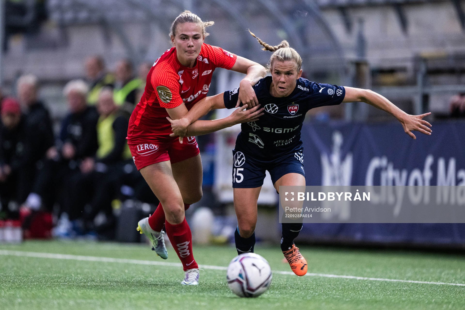 Martine Østenstad of Brann and Jessica Wik of FC Rosengård