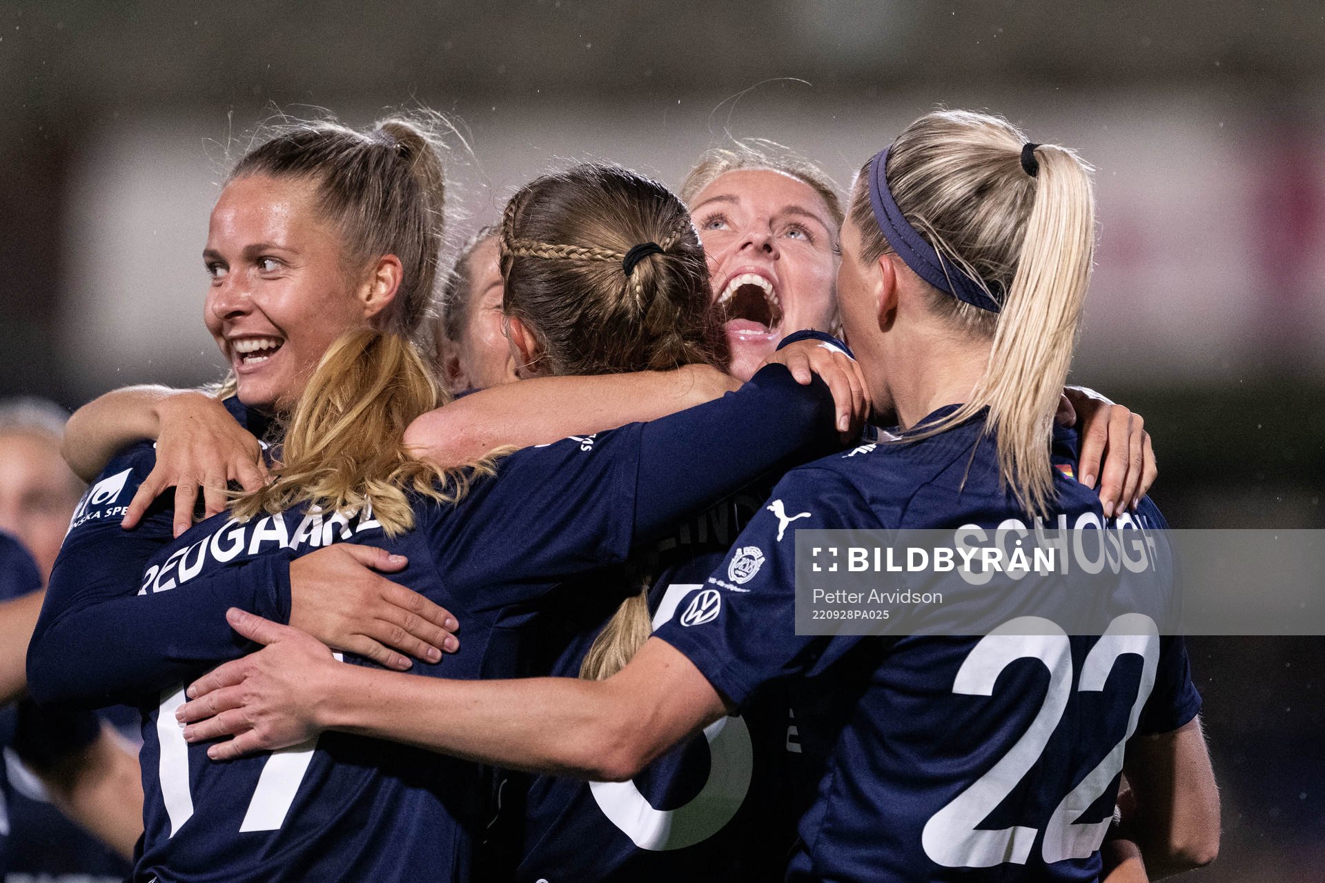 Mimmi Larsson of FC Rosengård celebrate with team mates