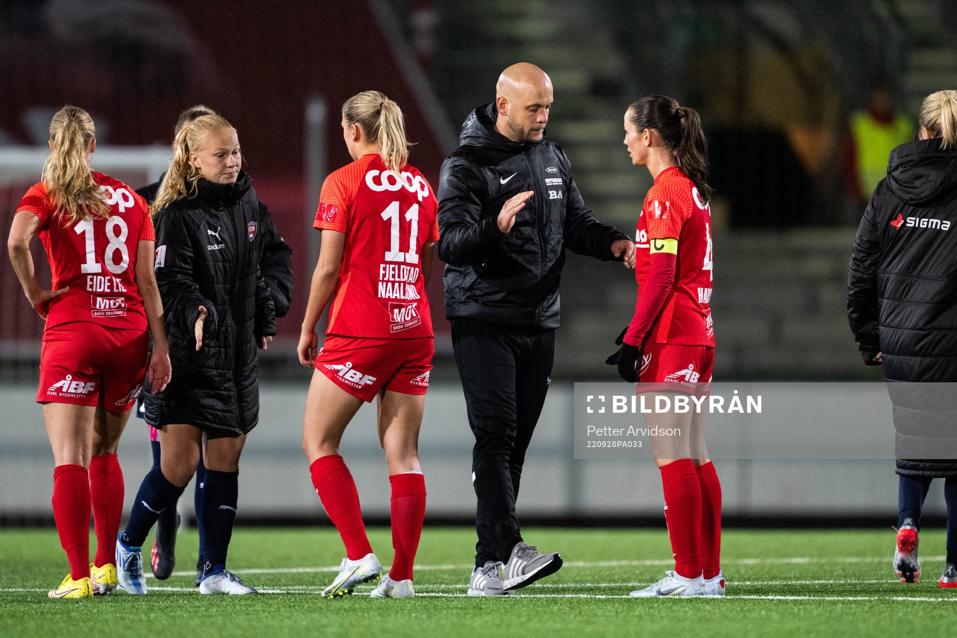 Head coach Olli Harder of Brann looks dejected