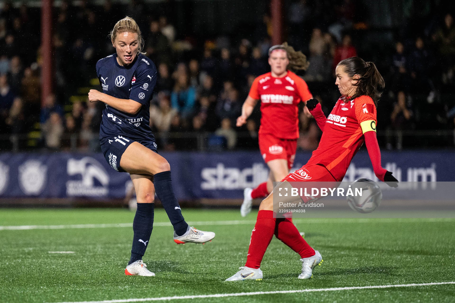 Mimmi Larsson of FC Rosengård scores 2-0 behind Tuva
