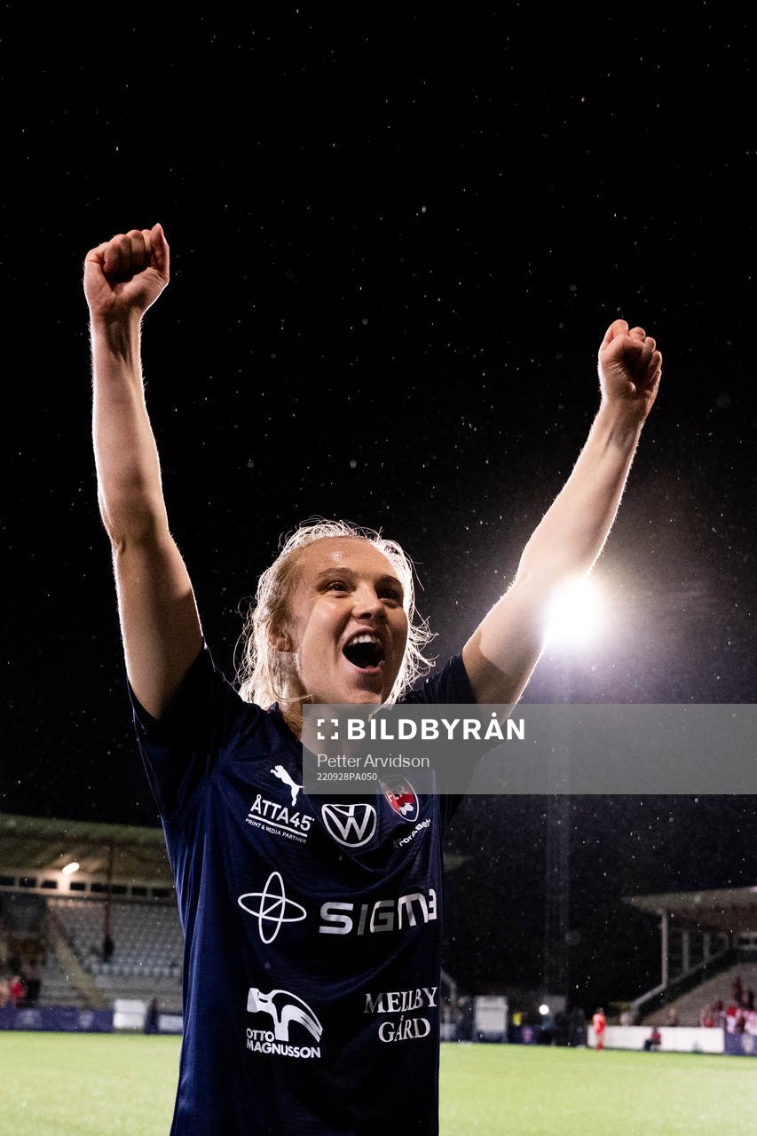 Fiona Brown of FC Rosengård celebrate