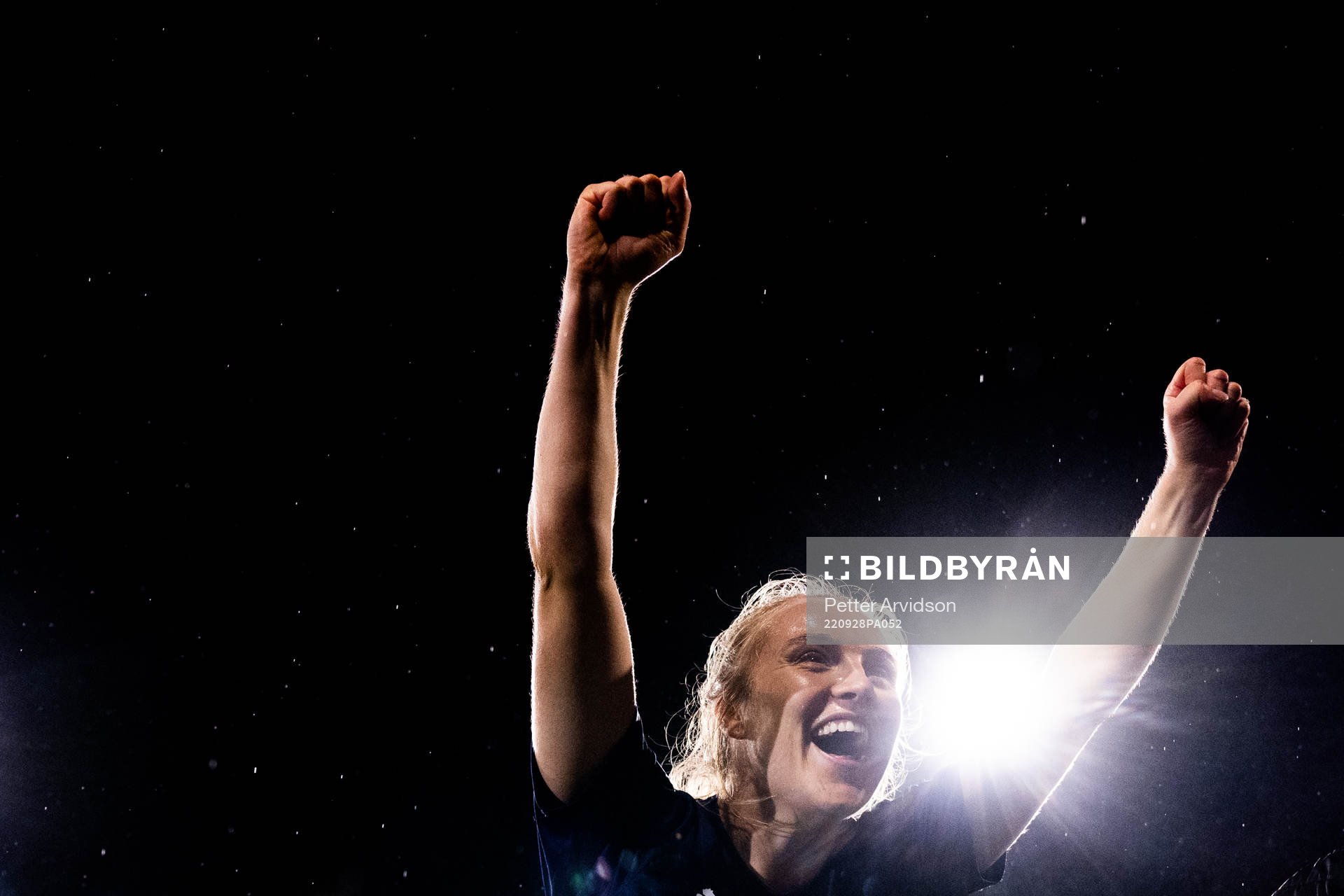 Fiona Brown of FC Rosengård celebrate