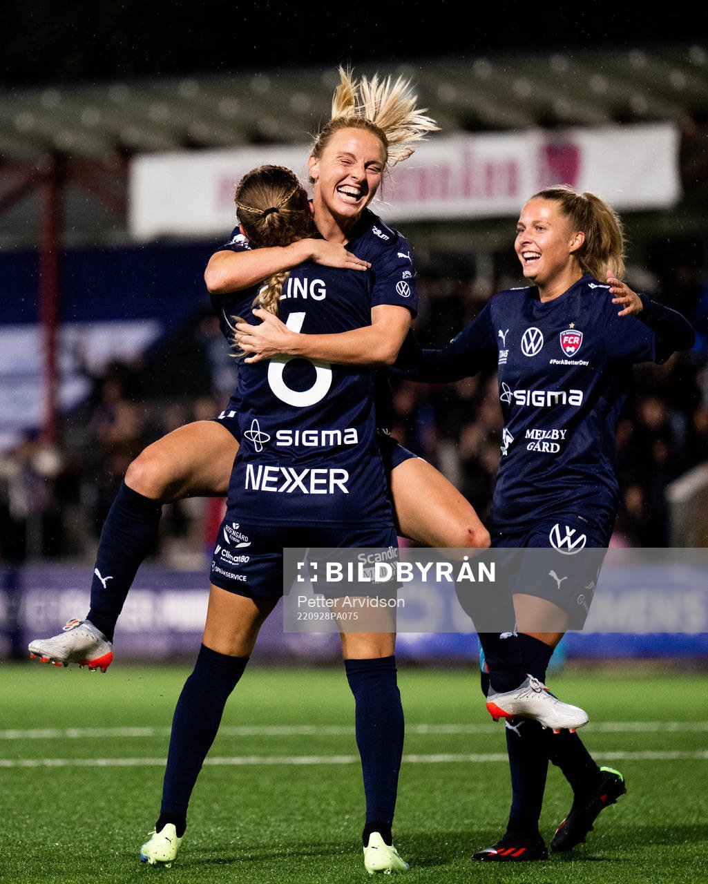 Mimmi Larsson of FC Rosengård celebrates with Ria Noora