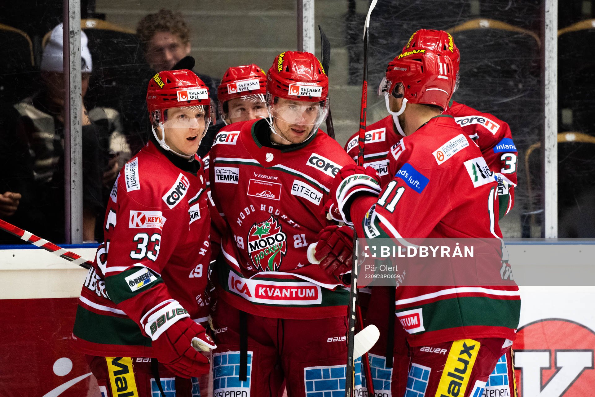 Modos Adam Pettersson jublar