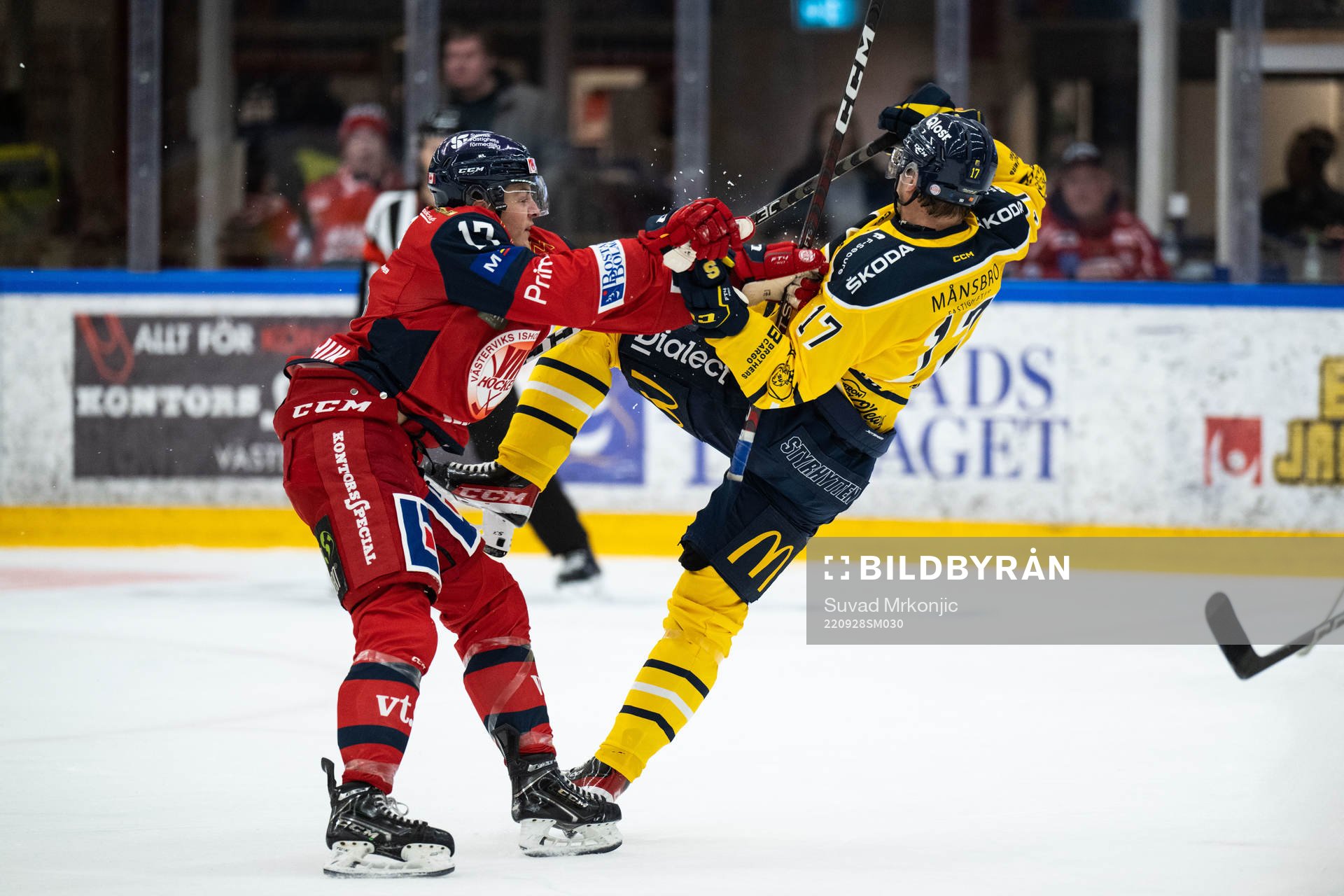 Västerviks Grayson Pawlenchuk och Södertäljes Johan