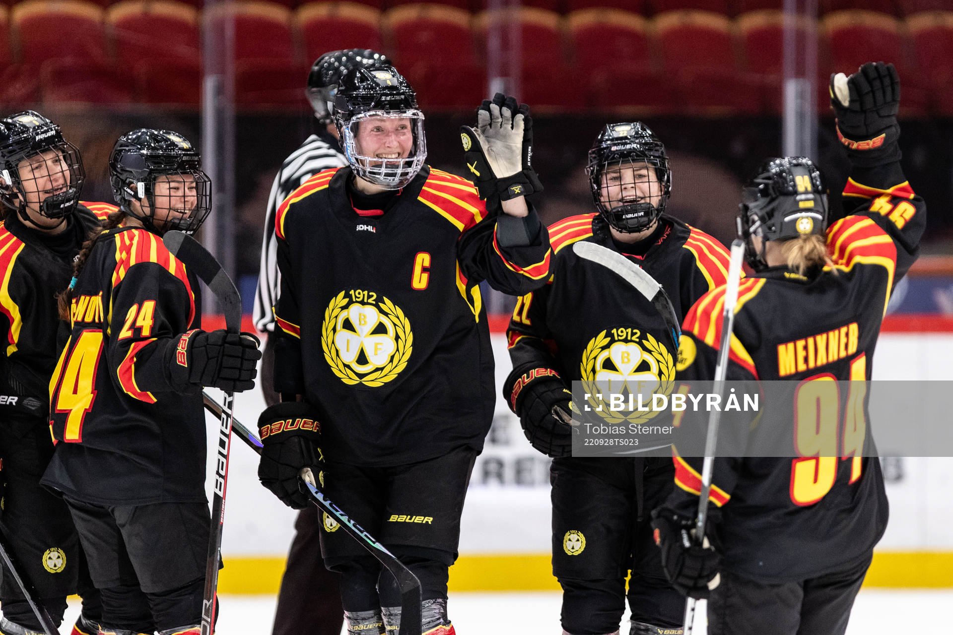 Brynäs Rosa Lindstedt jublar