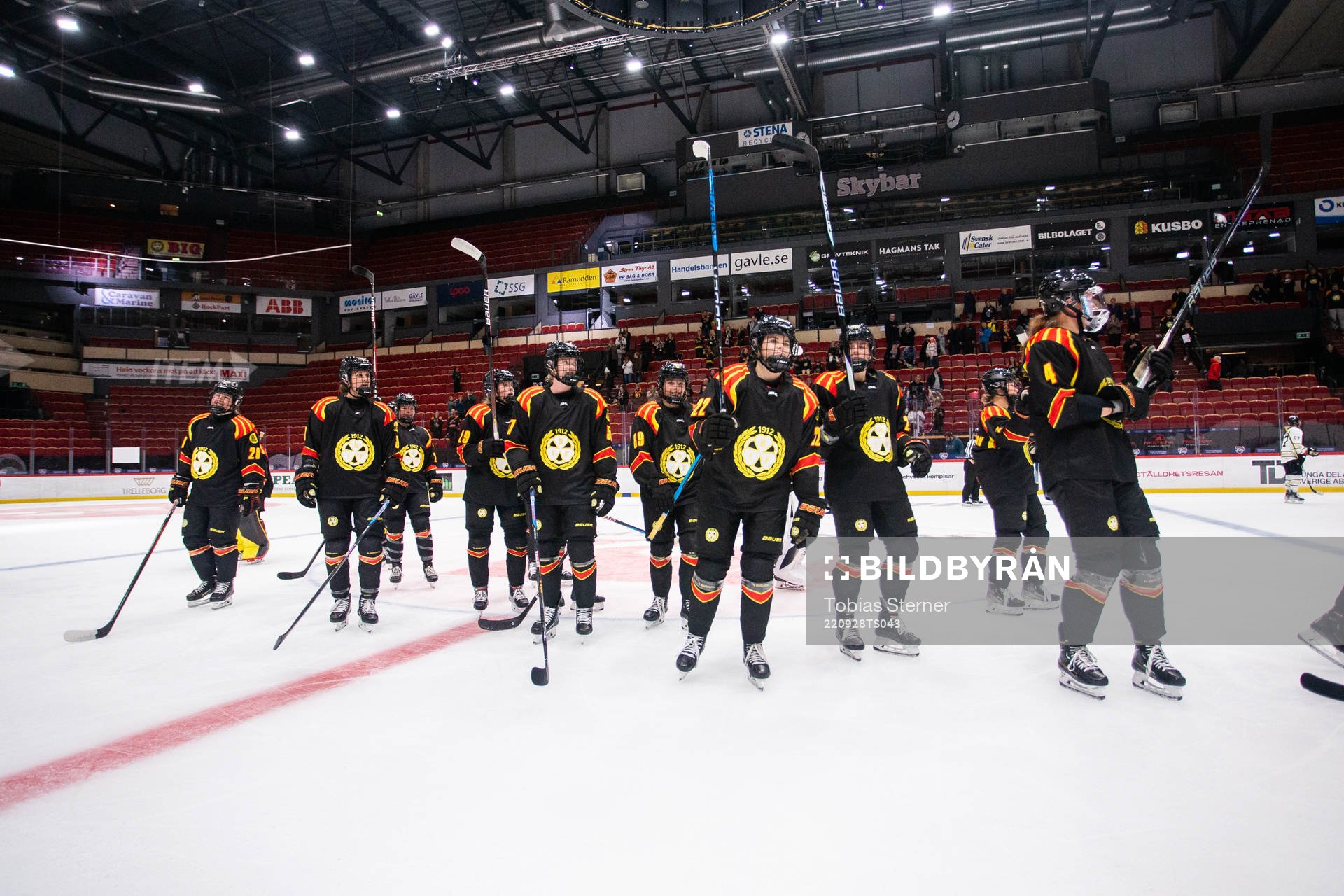 Brynäs spelare jublar