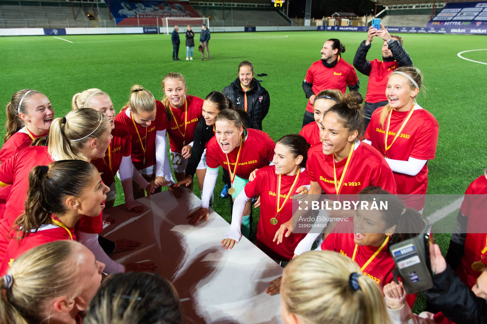 Rosengårds spelare jublar