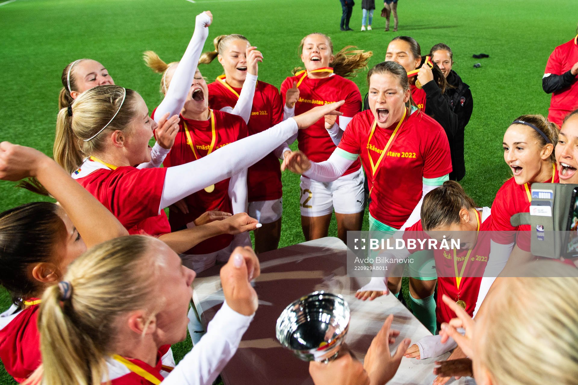Rosengårds spelare jublar