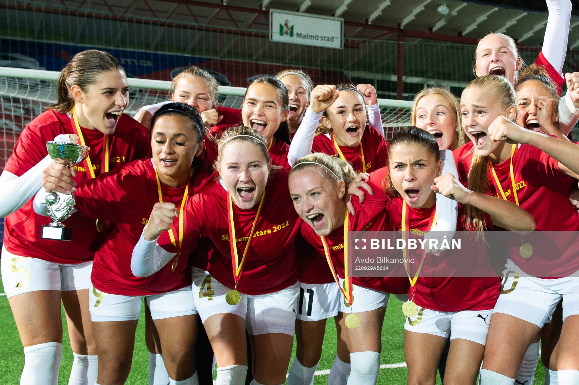 Rosengårds spelare jublar
