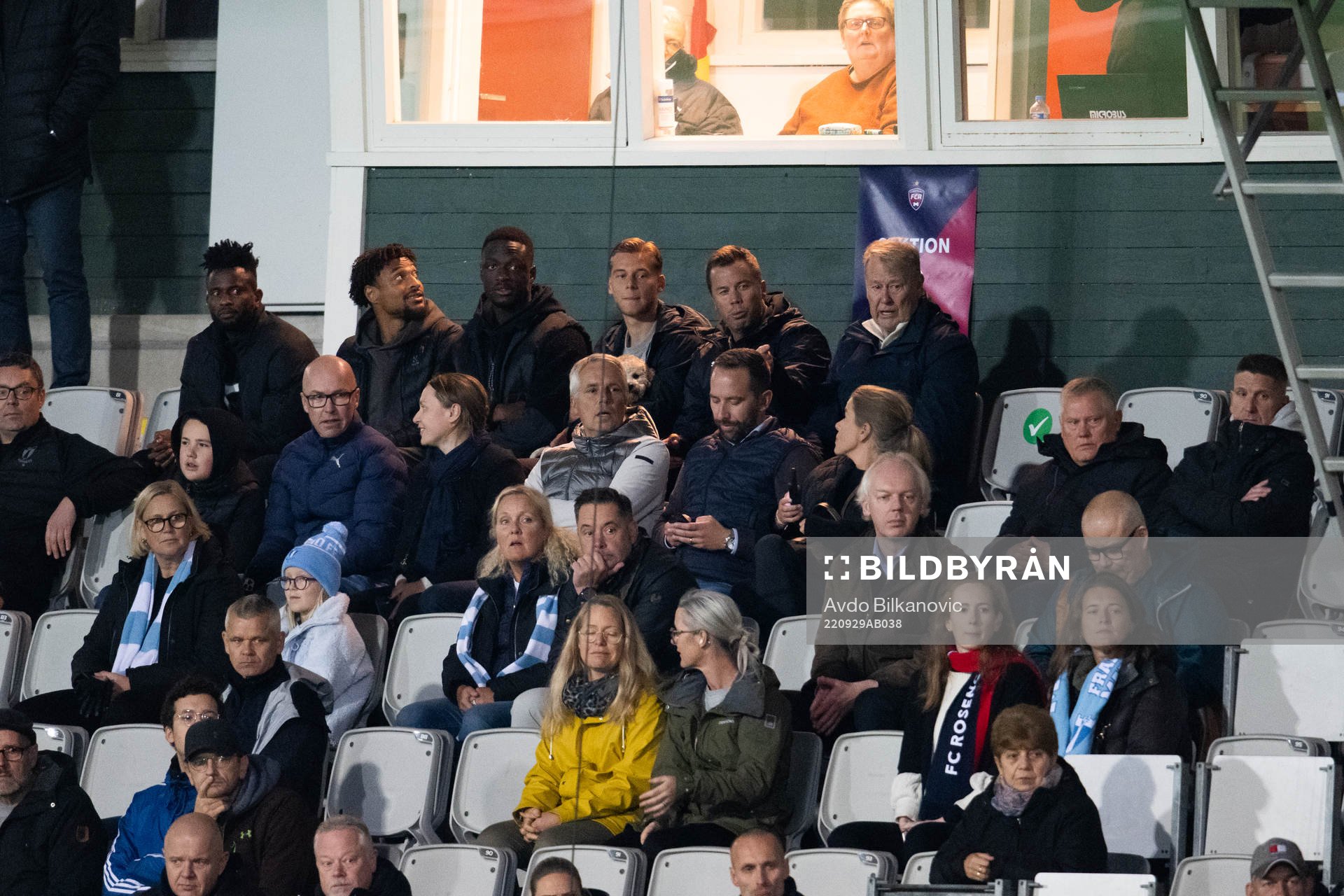 Malmö FFs spelare med sportdirektören Daniel Andersson