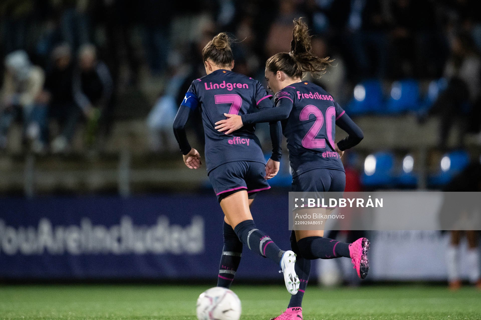 Malmö FFs Cornelia Lindgren och Saga Fredriksson