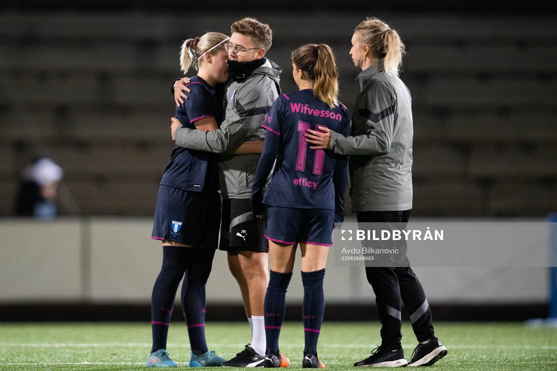 Malmö FFs Rebecka Holm och Lovisa Wifvesson deppar