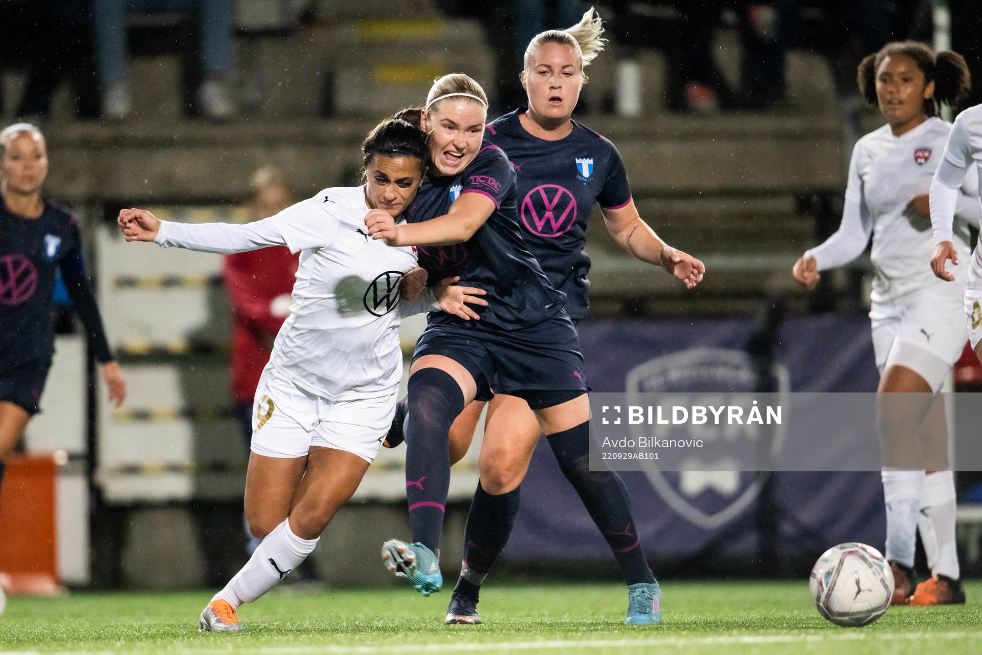 Rosengårds Maria Said och Malmö FFs Rebecka Holm