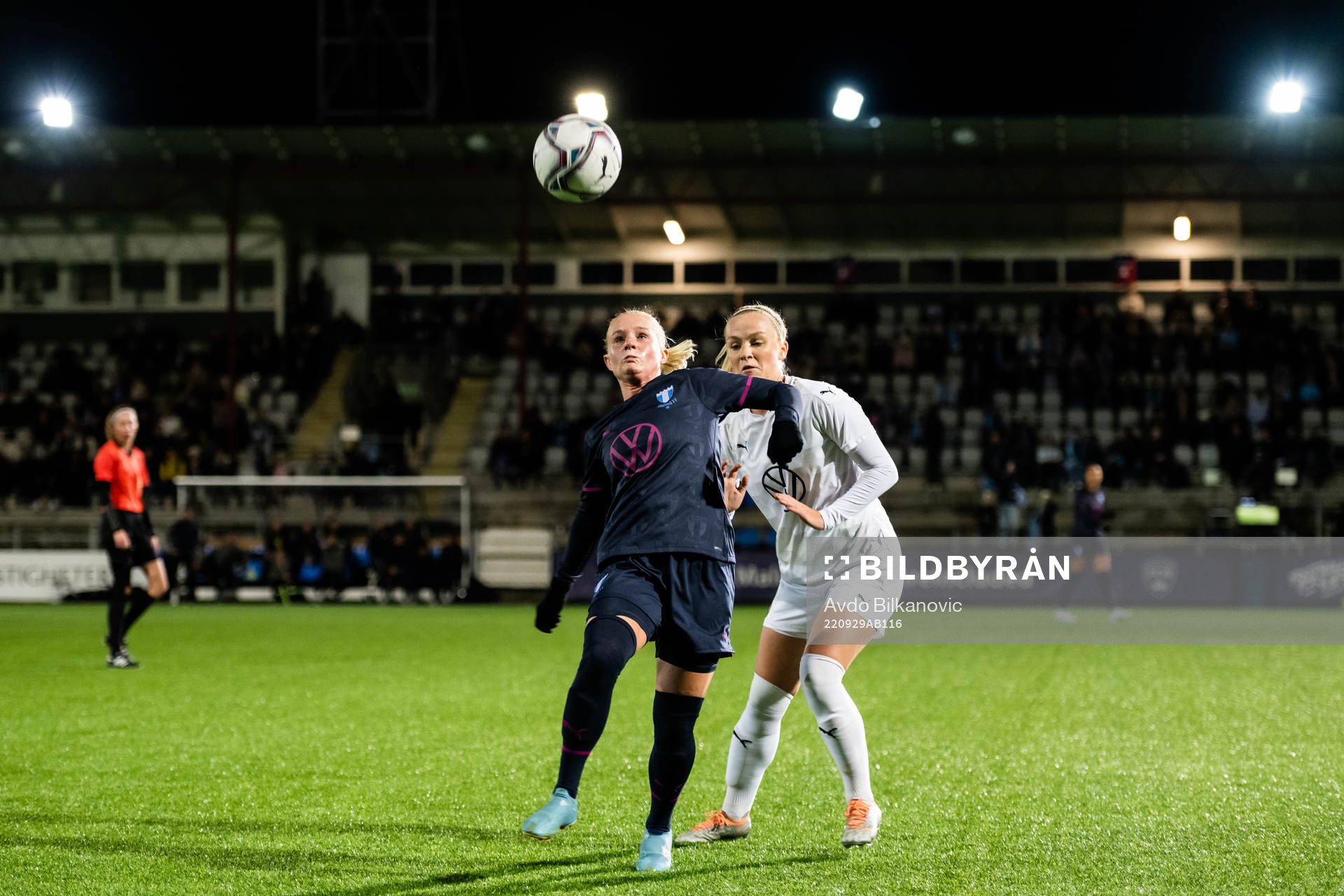 Rosengårds Josephine Lech och Malmö FFs Melina Skarström