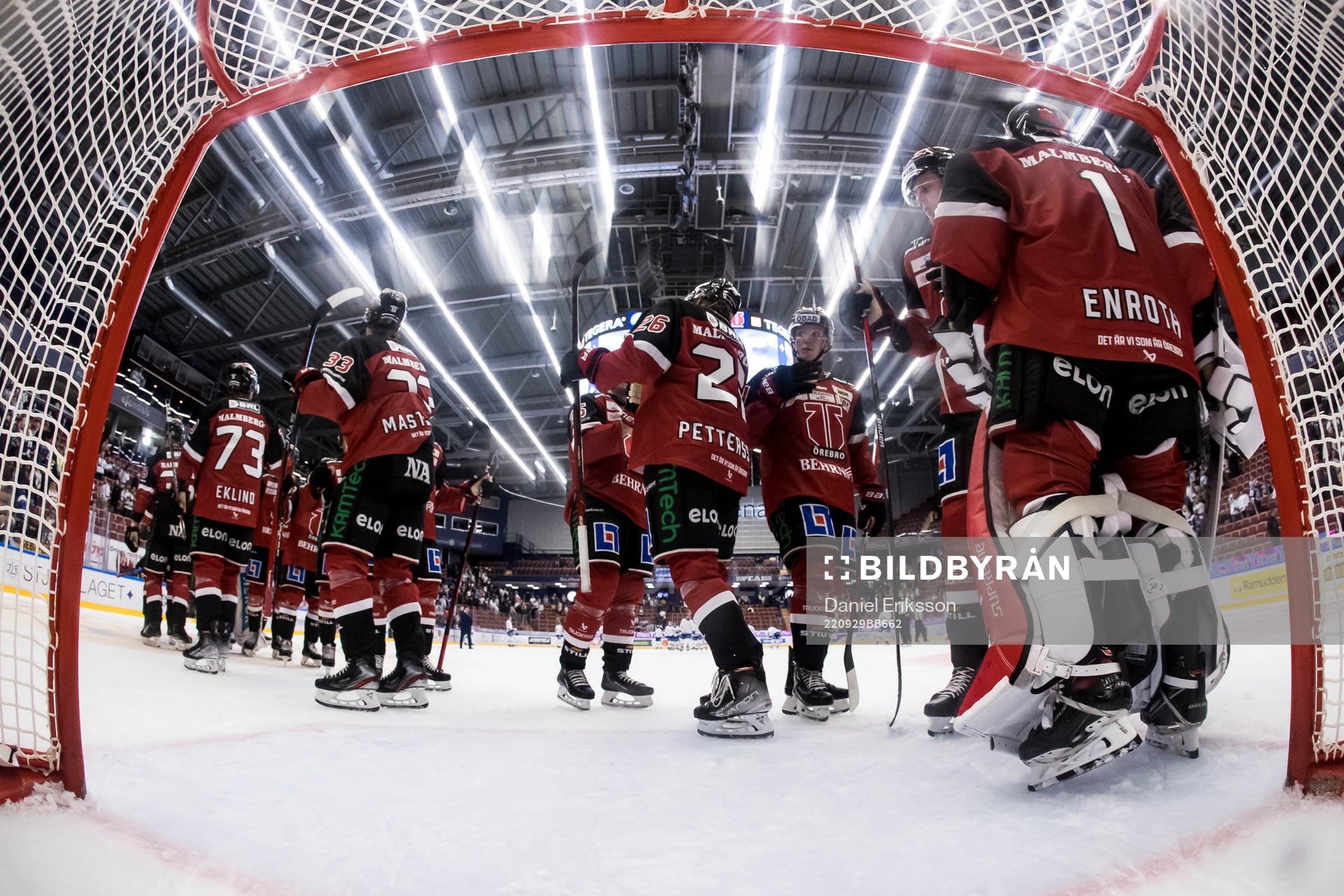 Örebros spelarna jublar