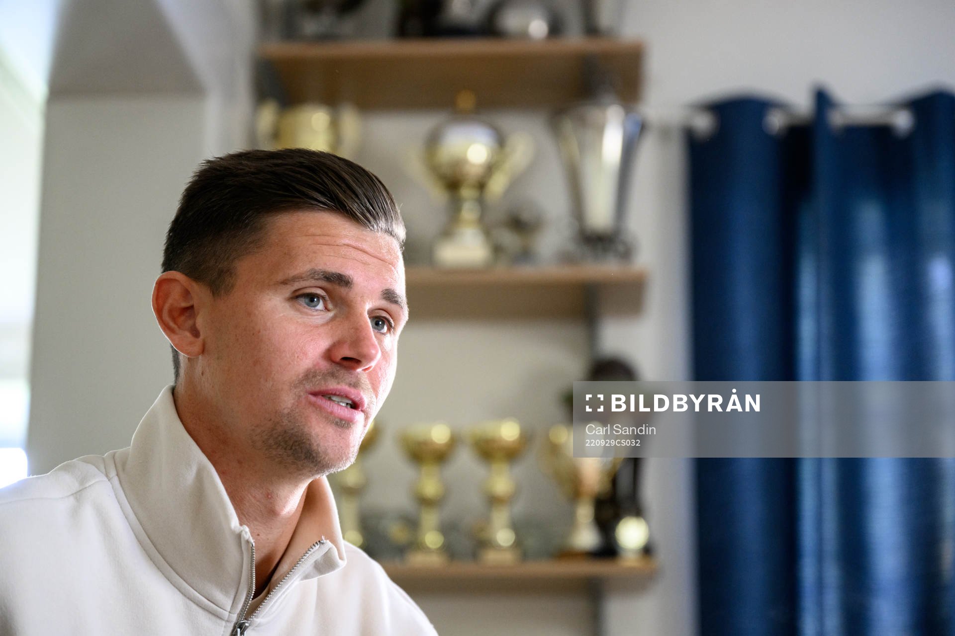 Värnamos Marcus Antonsson blir intervjuad