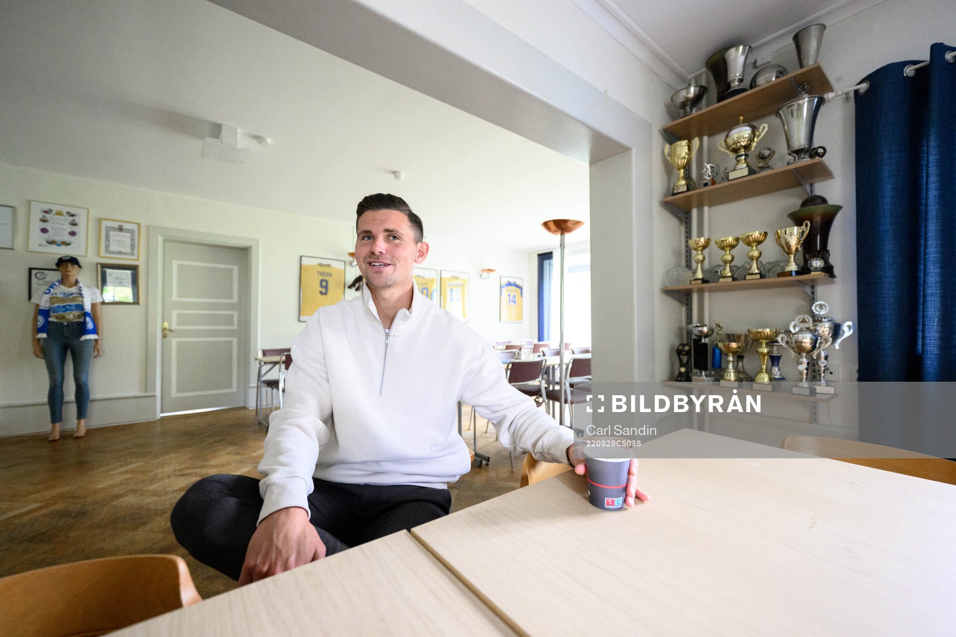 Värnamos Marcus Antonsson blir intervjuad