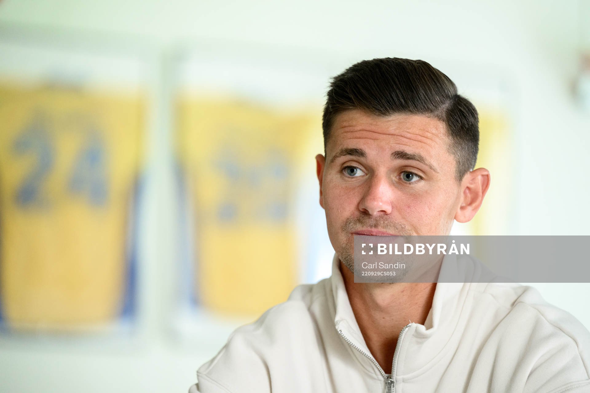 Värnamos Marcus Antonsson blir intervjuad