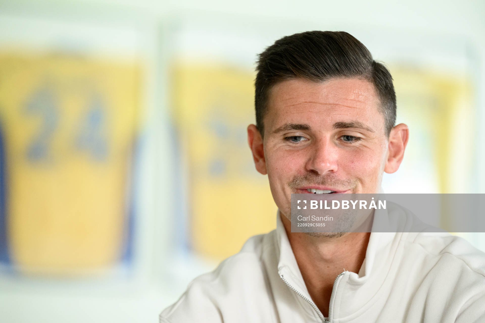 Värnamos Marcus Antonsson blir intervjuad