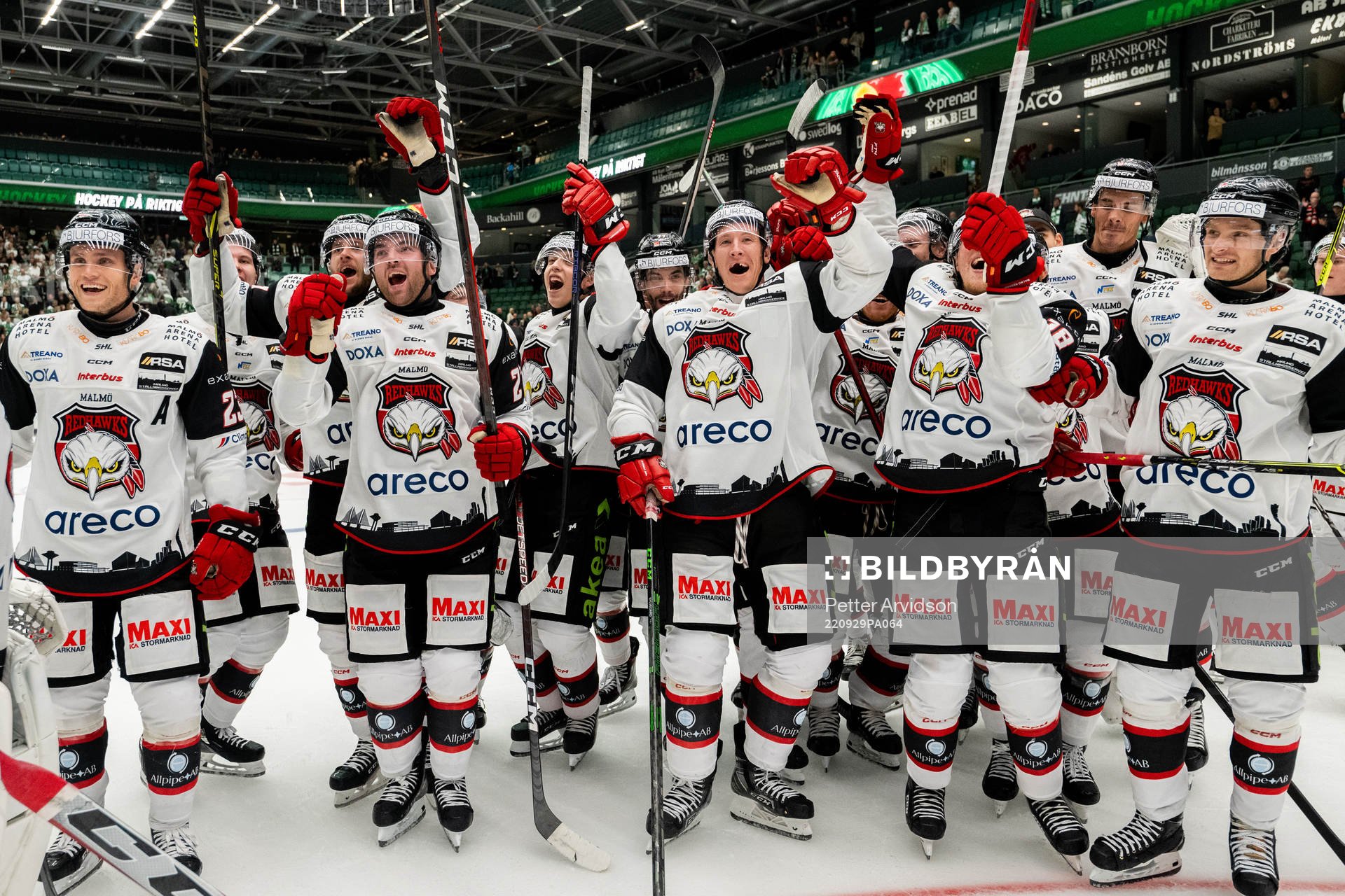 Malmö Redhawks spelare jublar