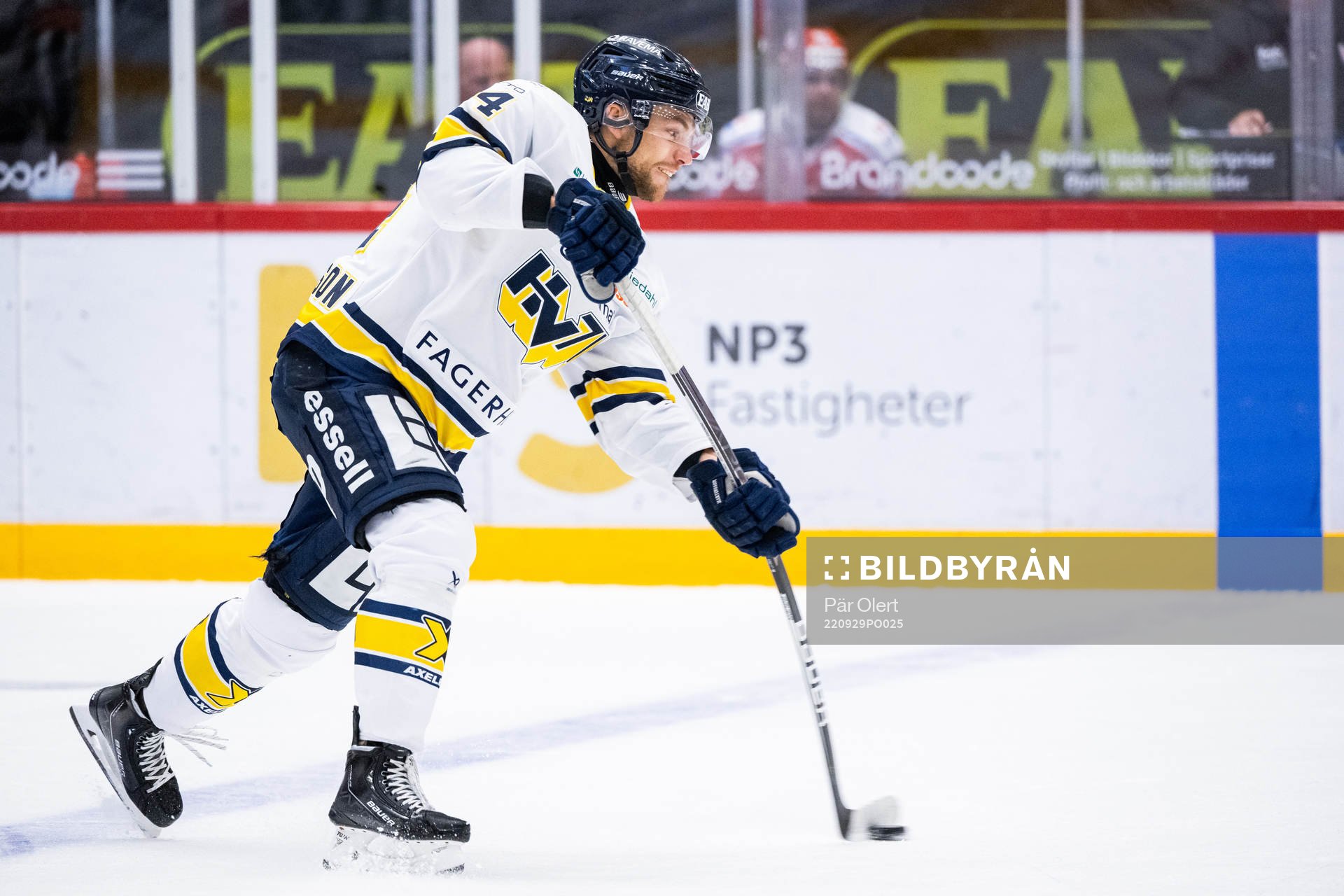 HV71s Eric Martinsson gör reduceringen till 3-2