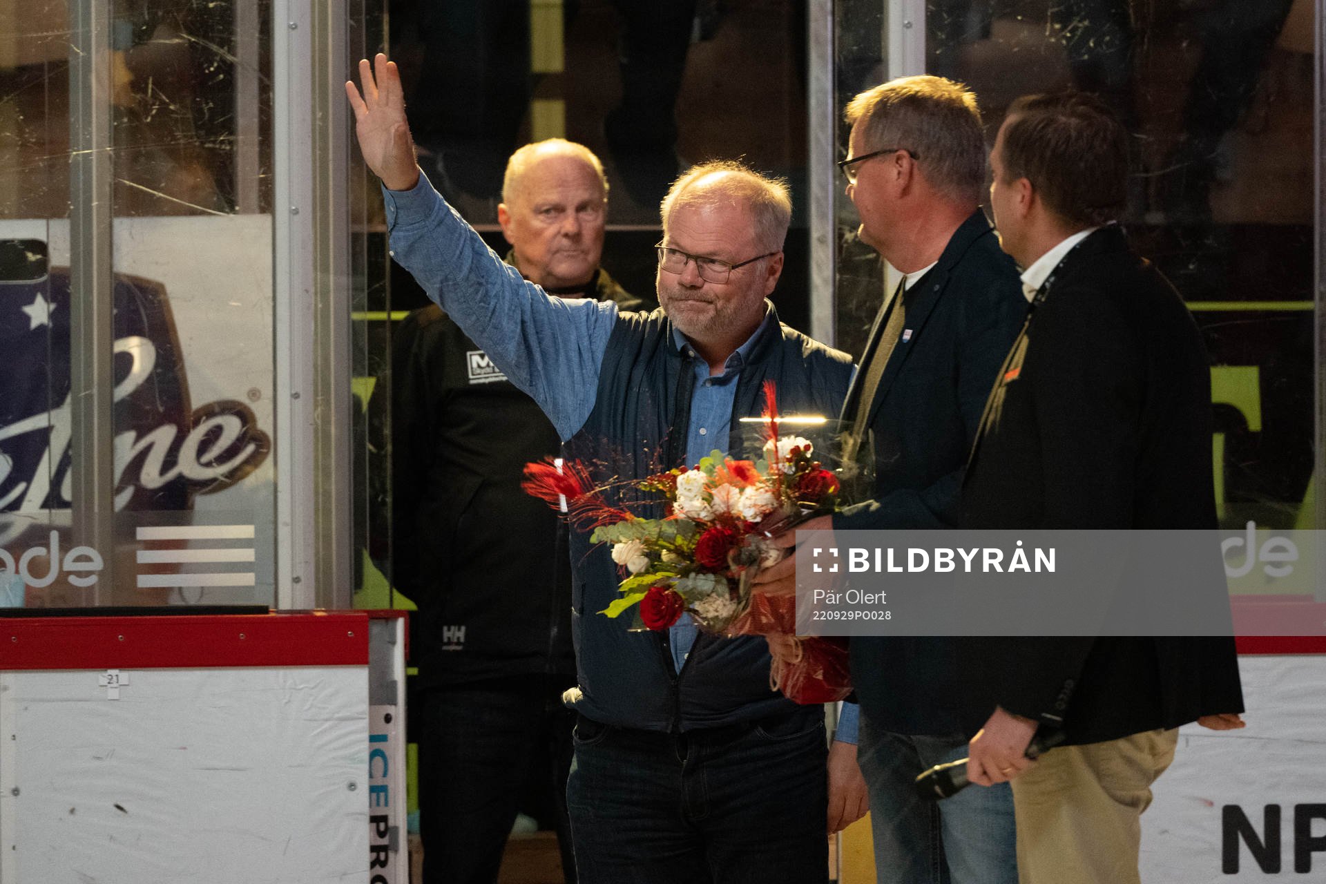 HV71s sportchef Kent Norberg uppmärksammas av Timrå IK