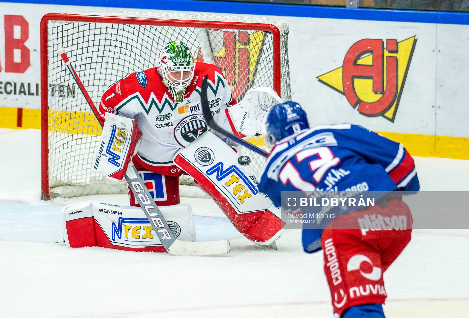 Frölundas målvakt Lars Johansson och Oskarshamns Jiri
