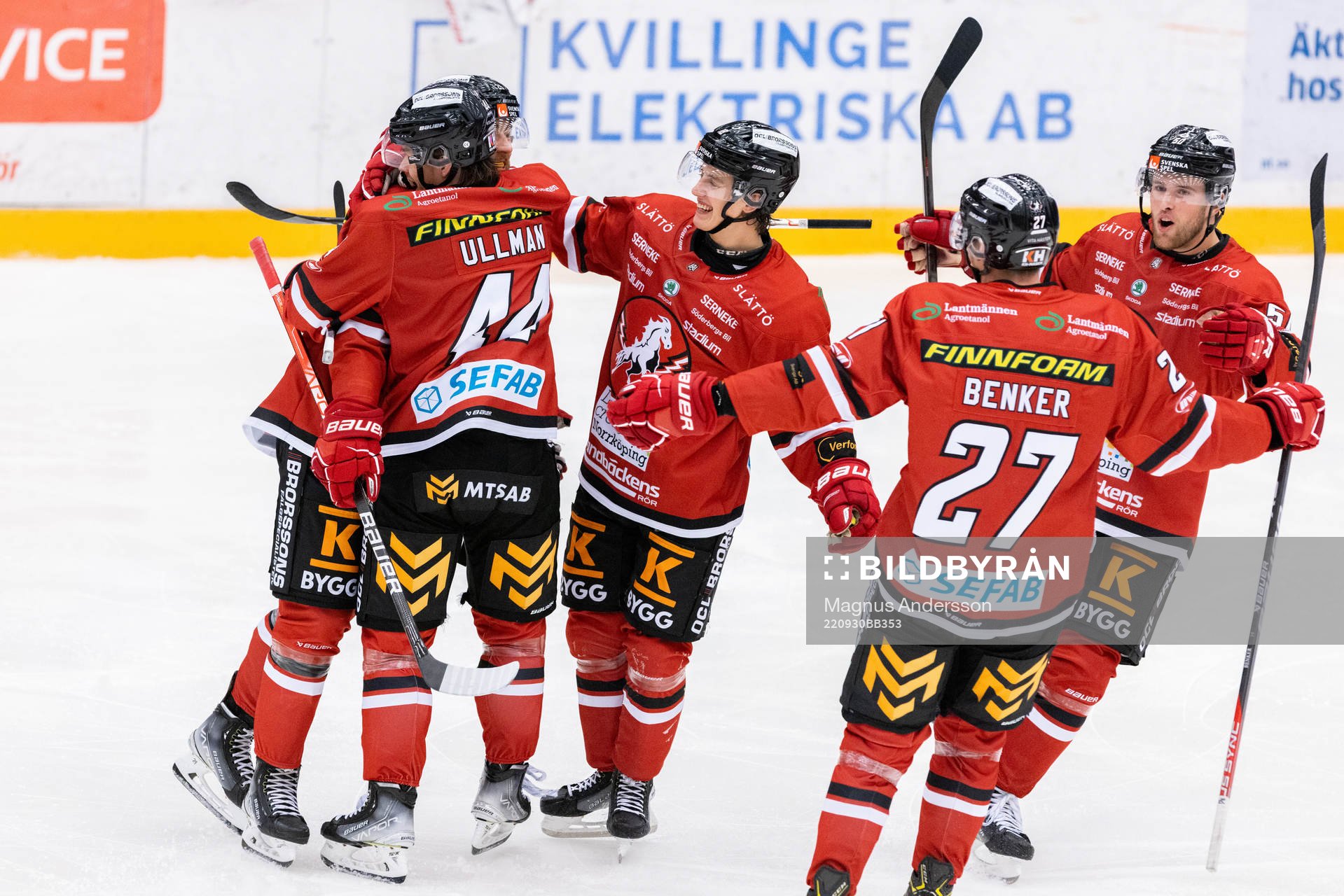 Vita Hästens spelare jublar