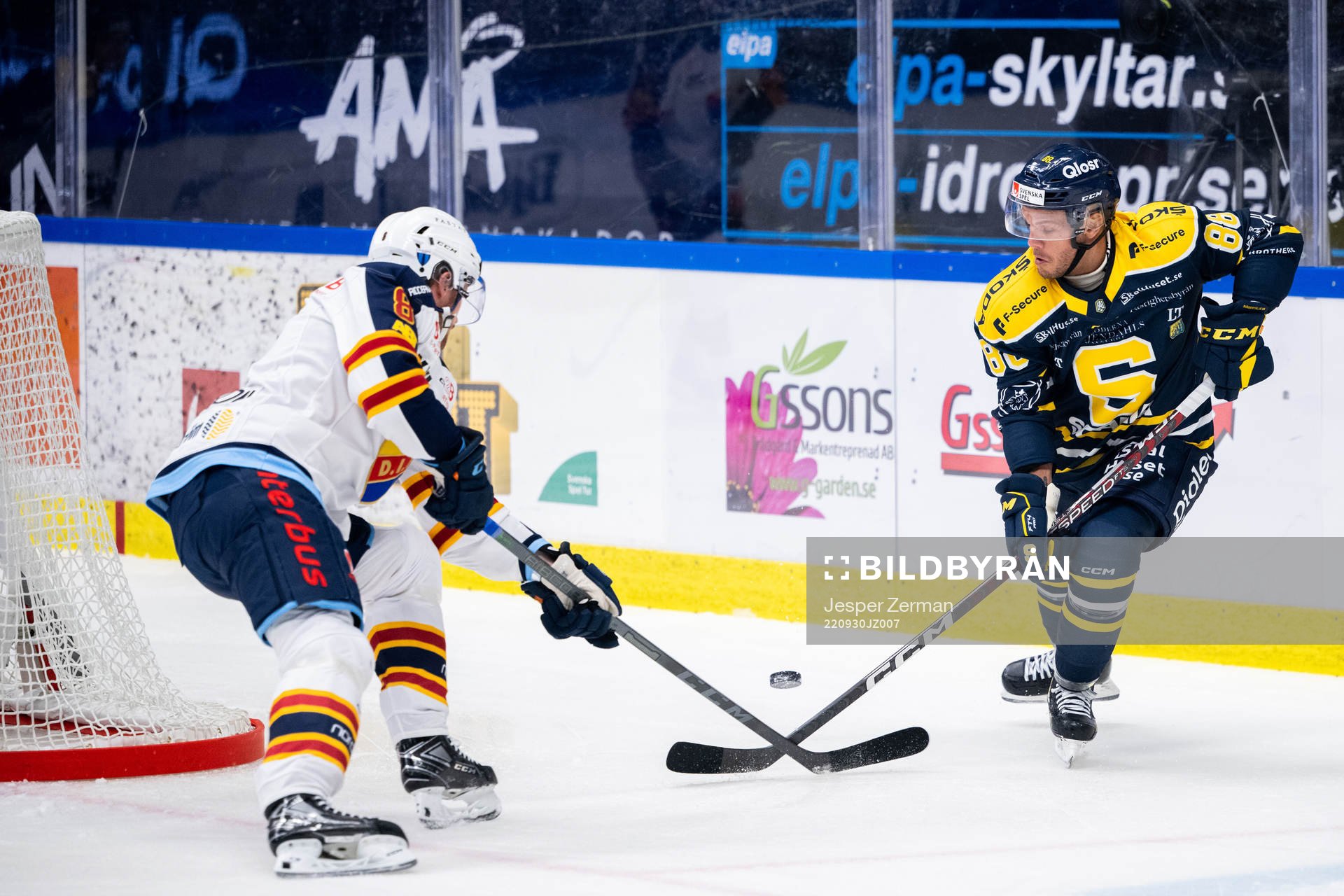 Djurgårdens Linus Arnesson och Södertäljes Anthony