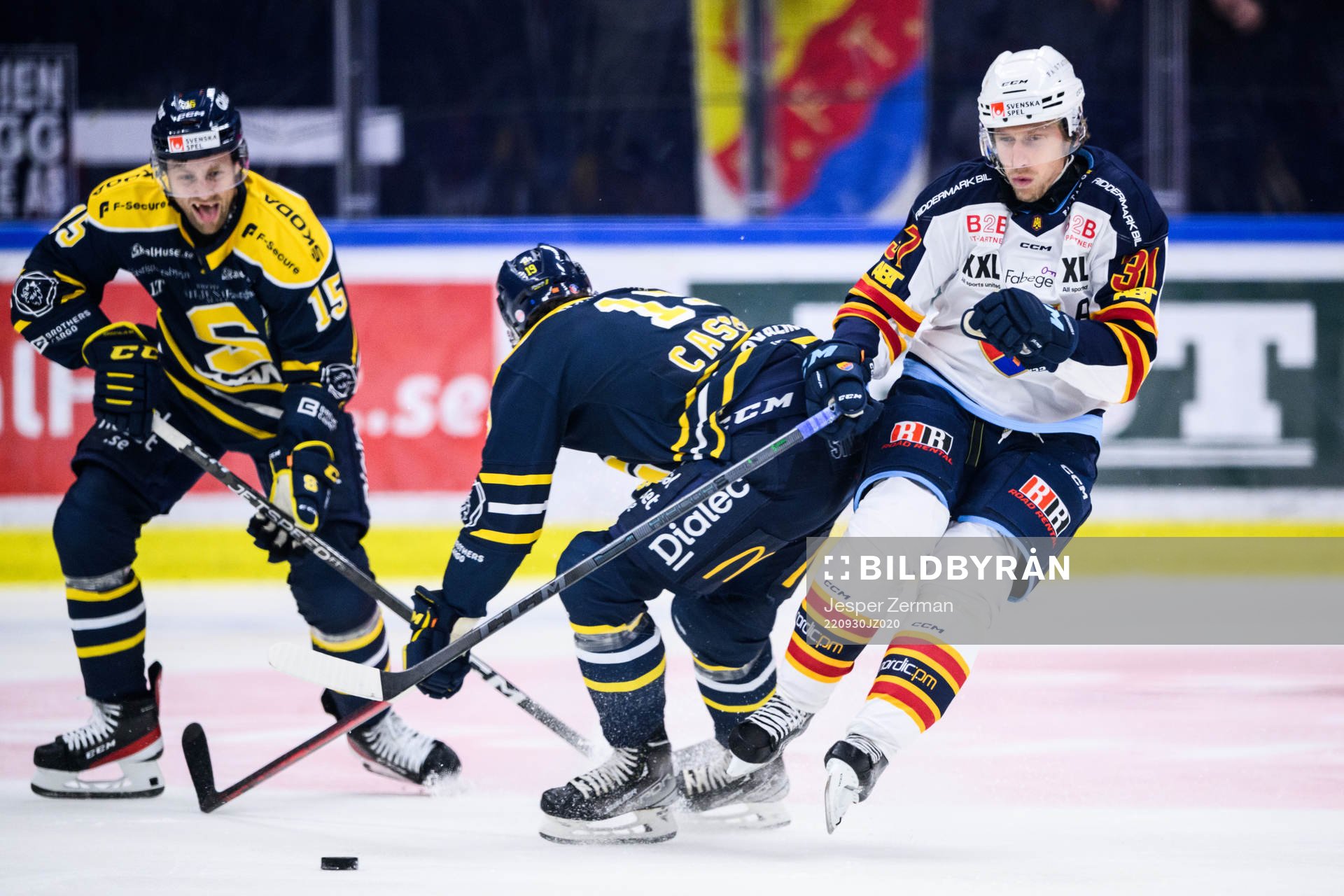Södertäljes Cole Cassels och Djurgårdens John Norman