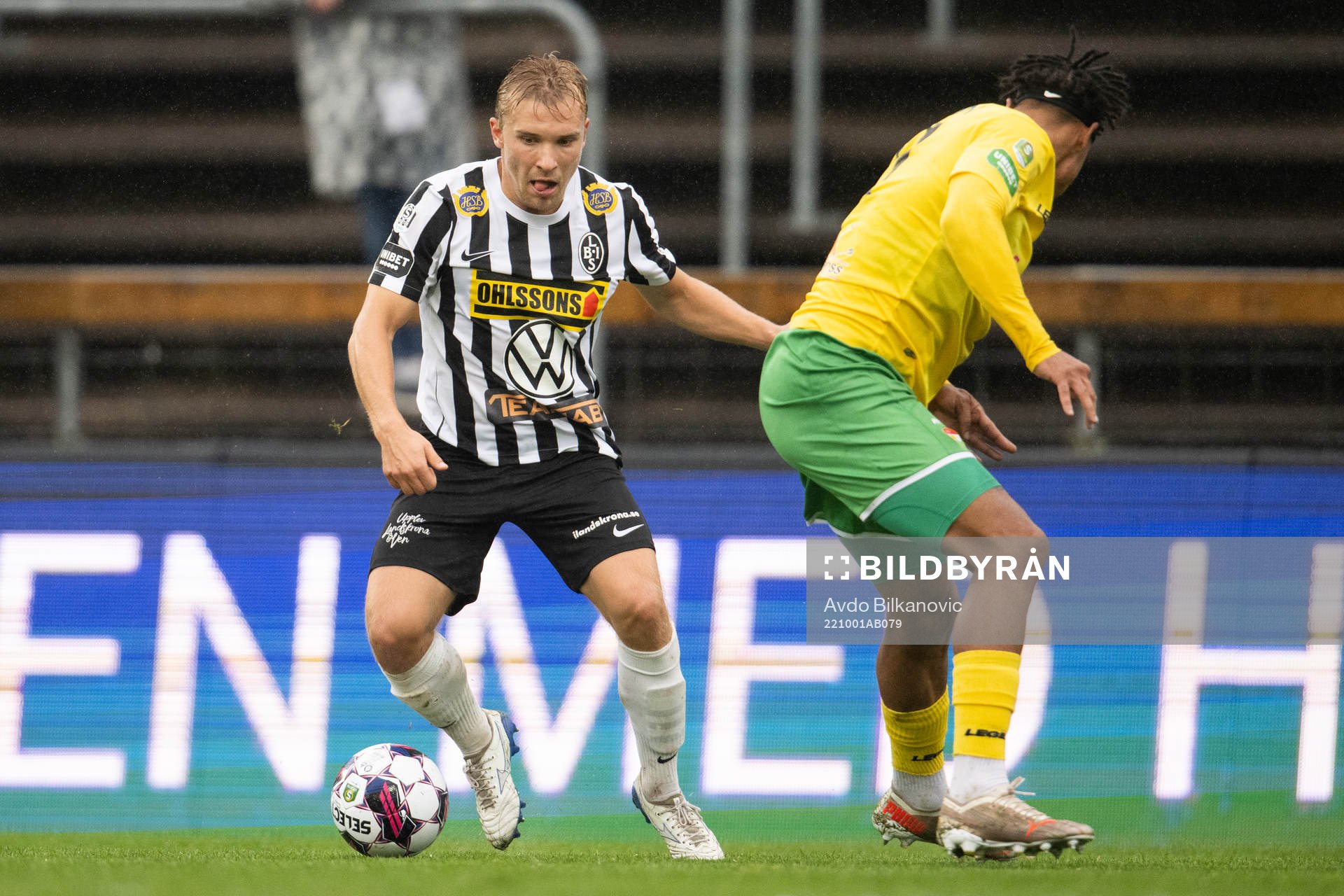Landskronas Edvin Dahlqvist och Dalkurds Fabio Nicolas Dixon