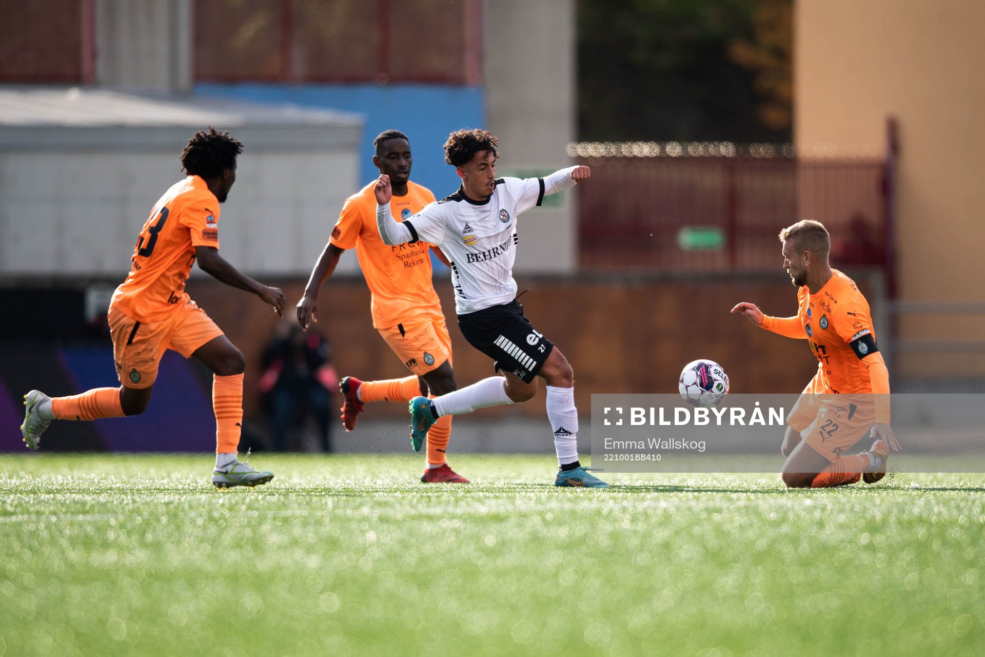 Örebros Elias Barsoum och AFC Eskilstunas Alexander Michel