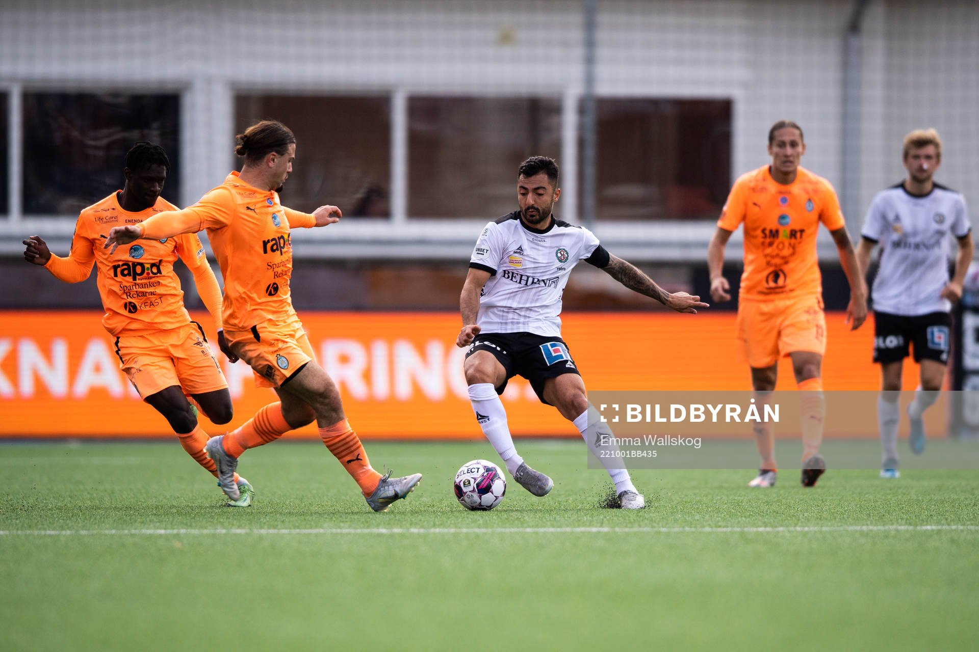 AFC Eskilstunas Abdelkarim Mammar Chaouche och Örebros