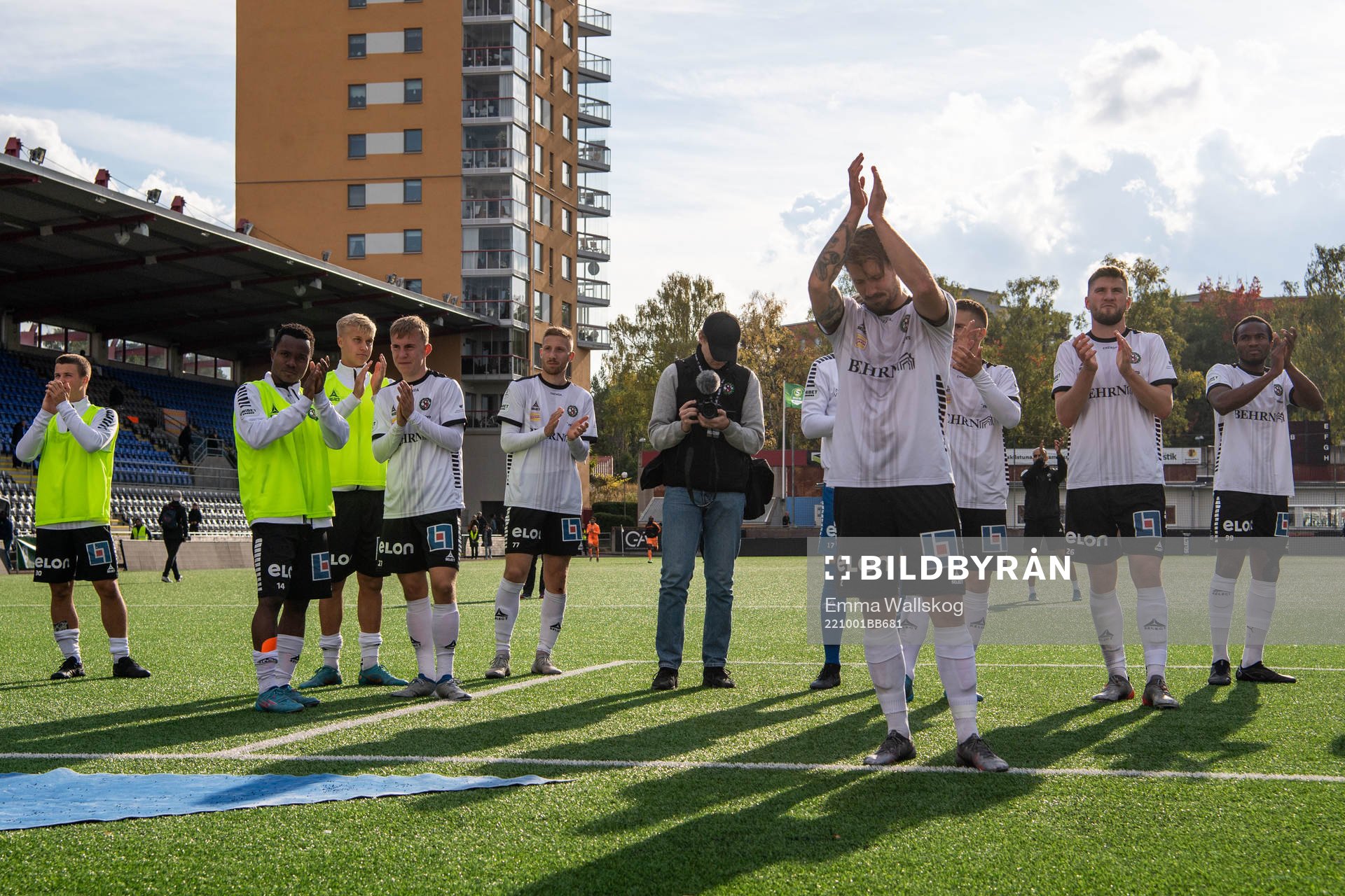 Örebros Daniel Björnkvist jublar