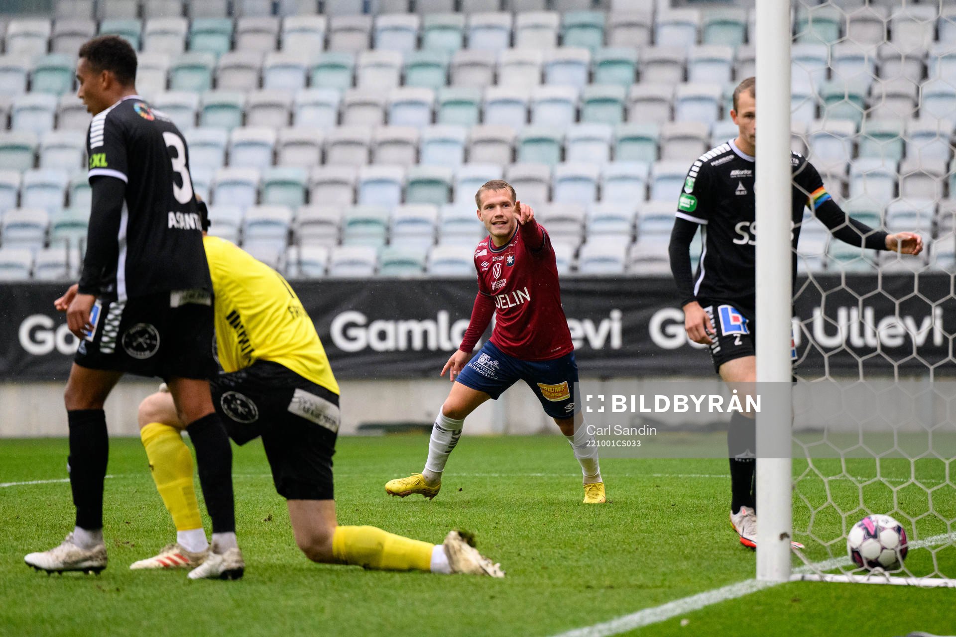 Örgrytes Hampus Dahlqvist jublar
