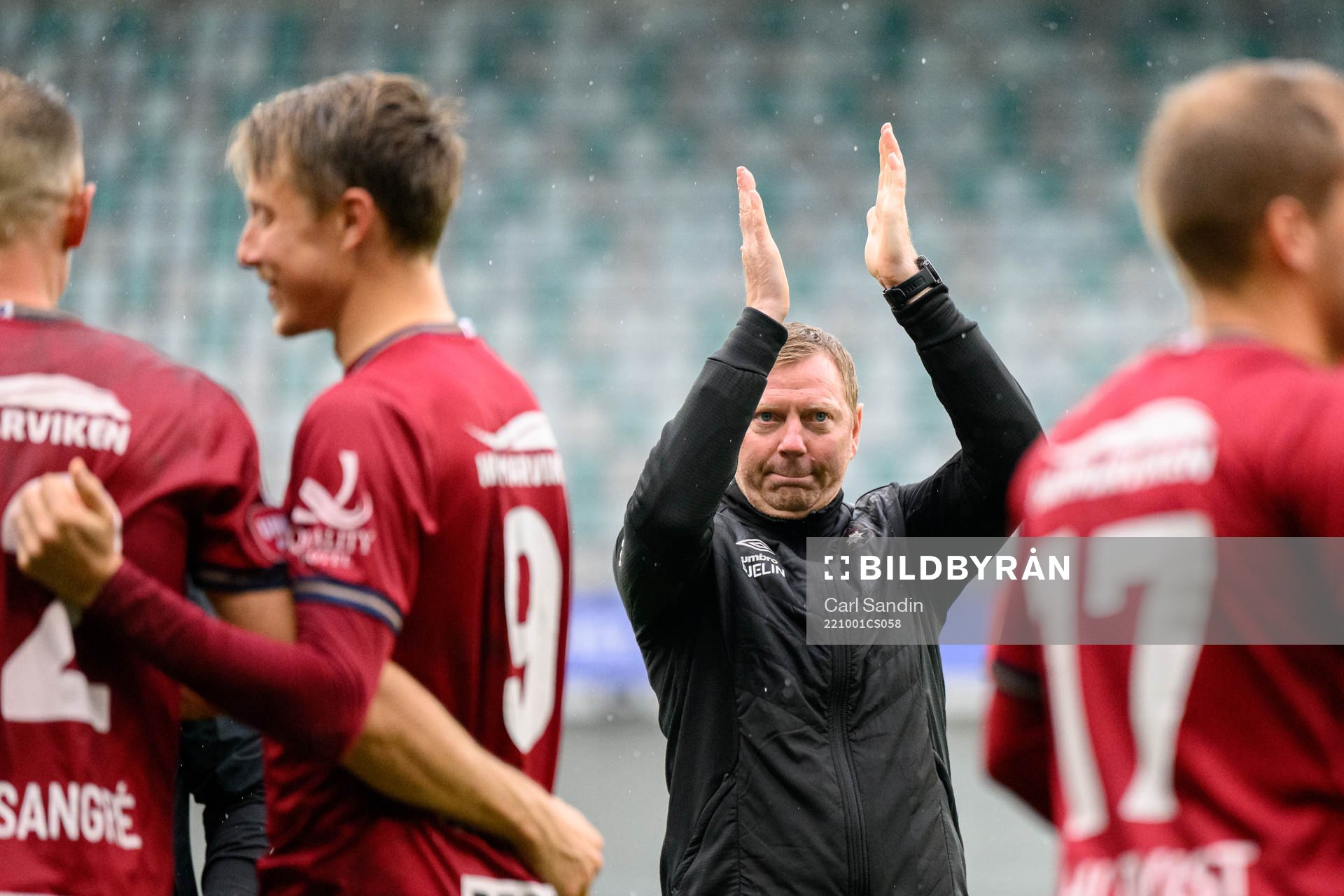 Örgrytes tränare Brynjar Gunnarsson jublar