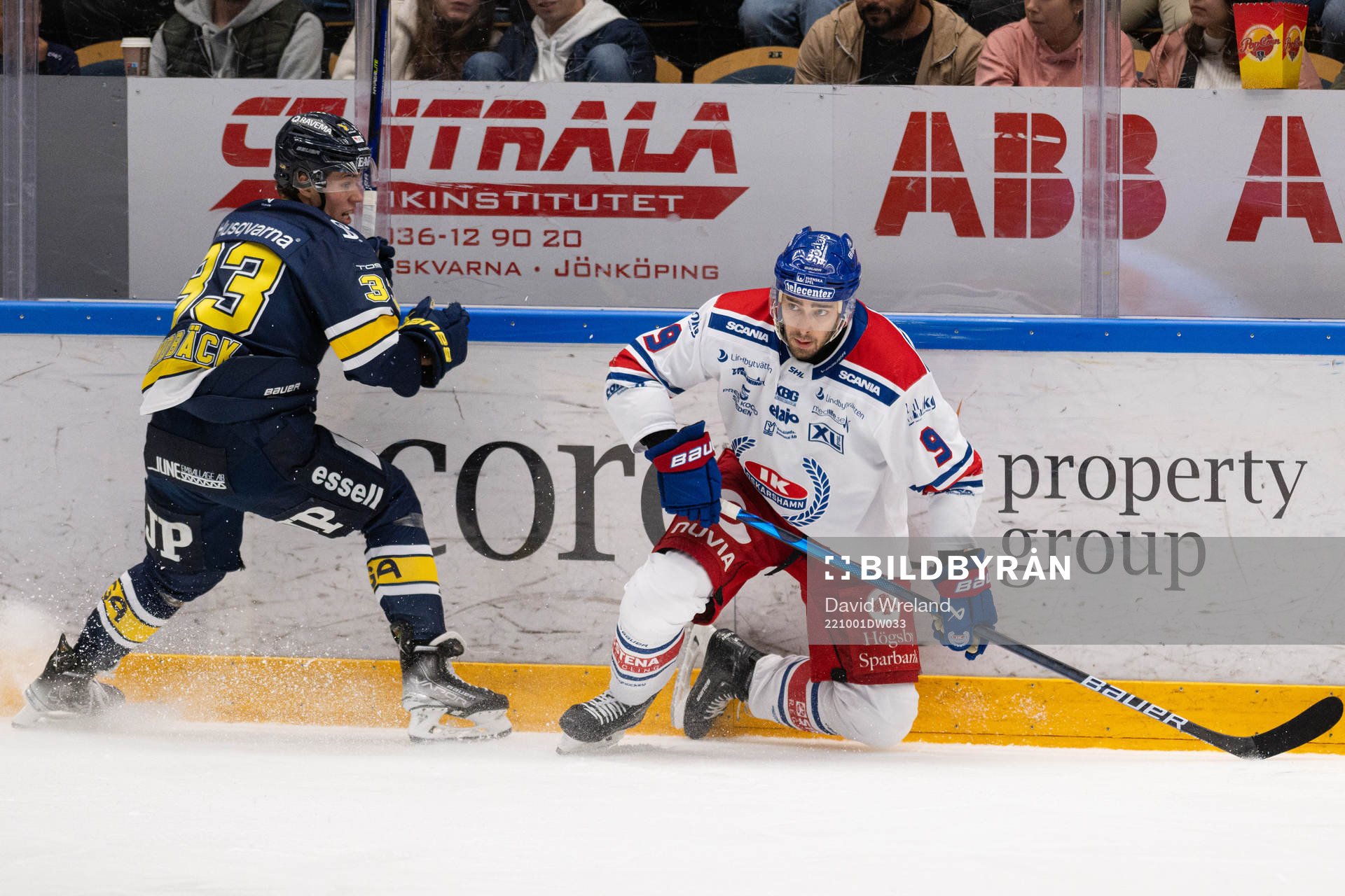 HV71s Måns Lindbäck och Oskarshamns Ahti Oksanen