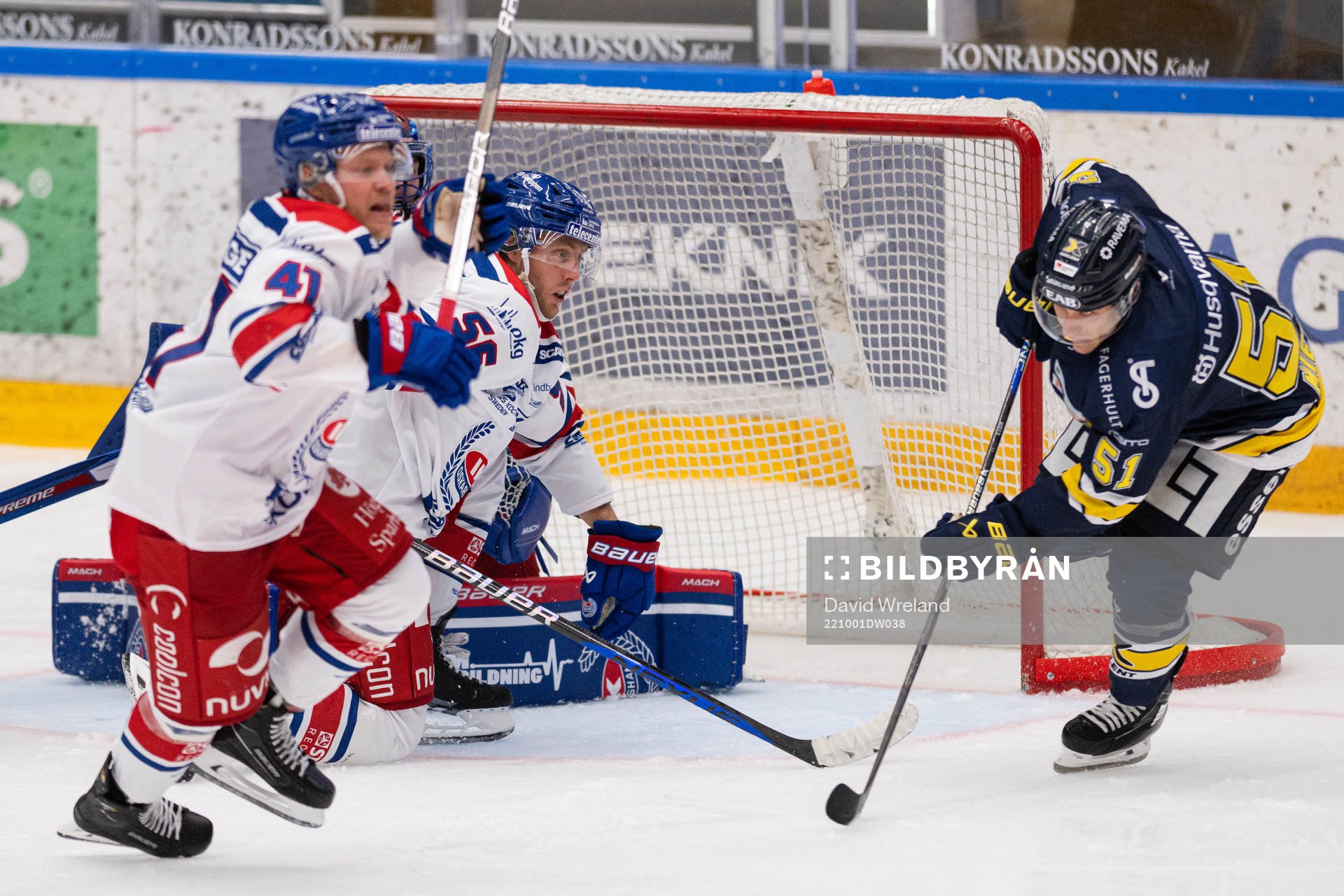 Oskarshamns Robin Norell och HV71s Andy Miele