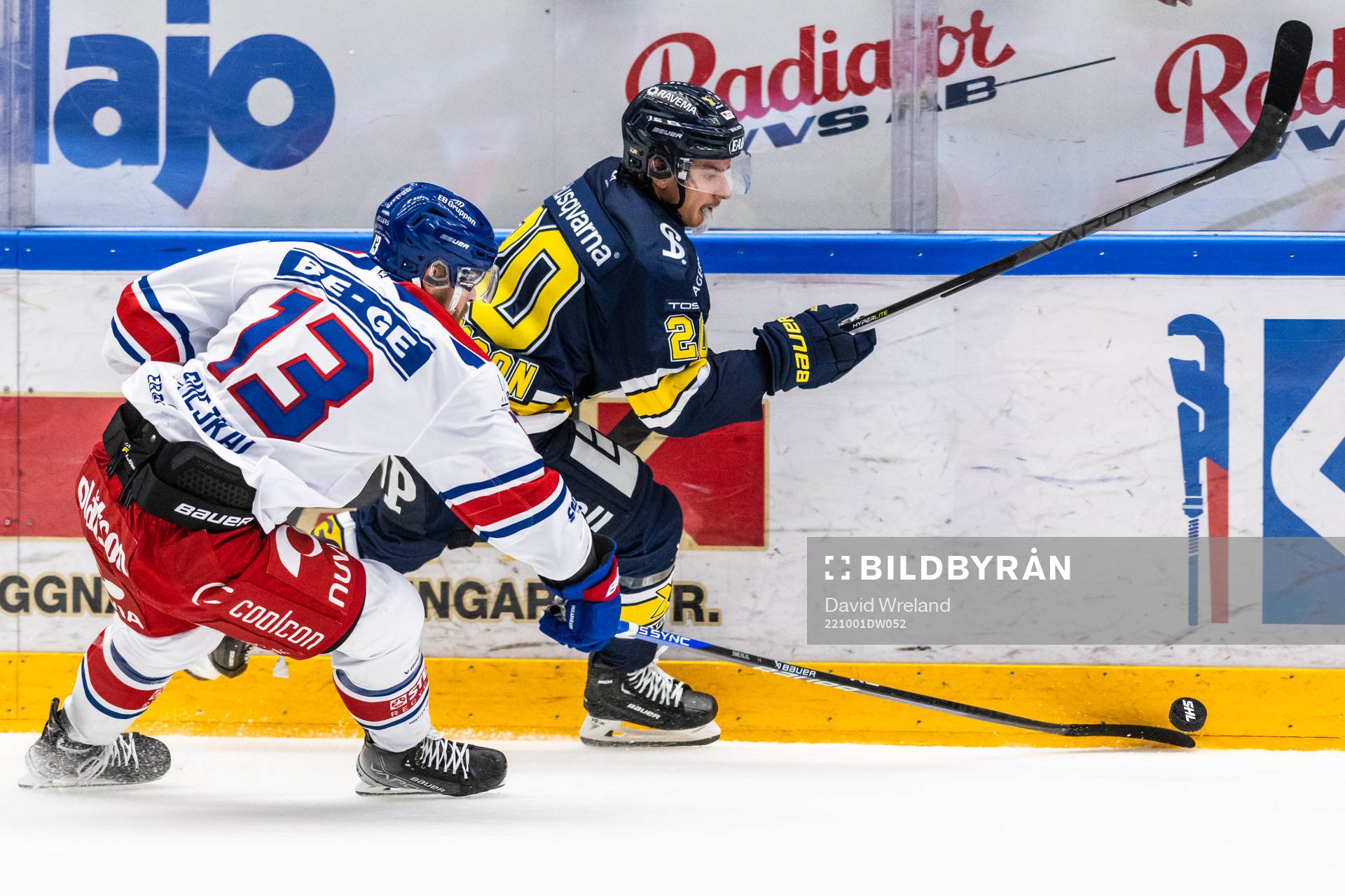 Oskarshamns Jiri Smejkal  och HV71s André Petersson